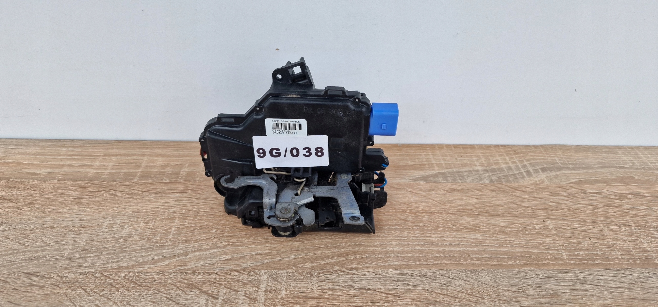 lock door right front VW PASSAT SEAT SKODA AUDI