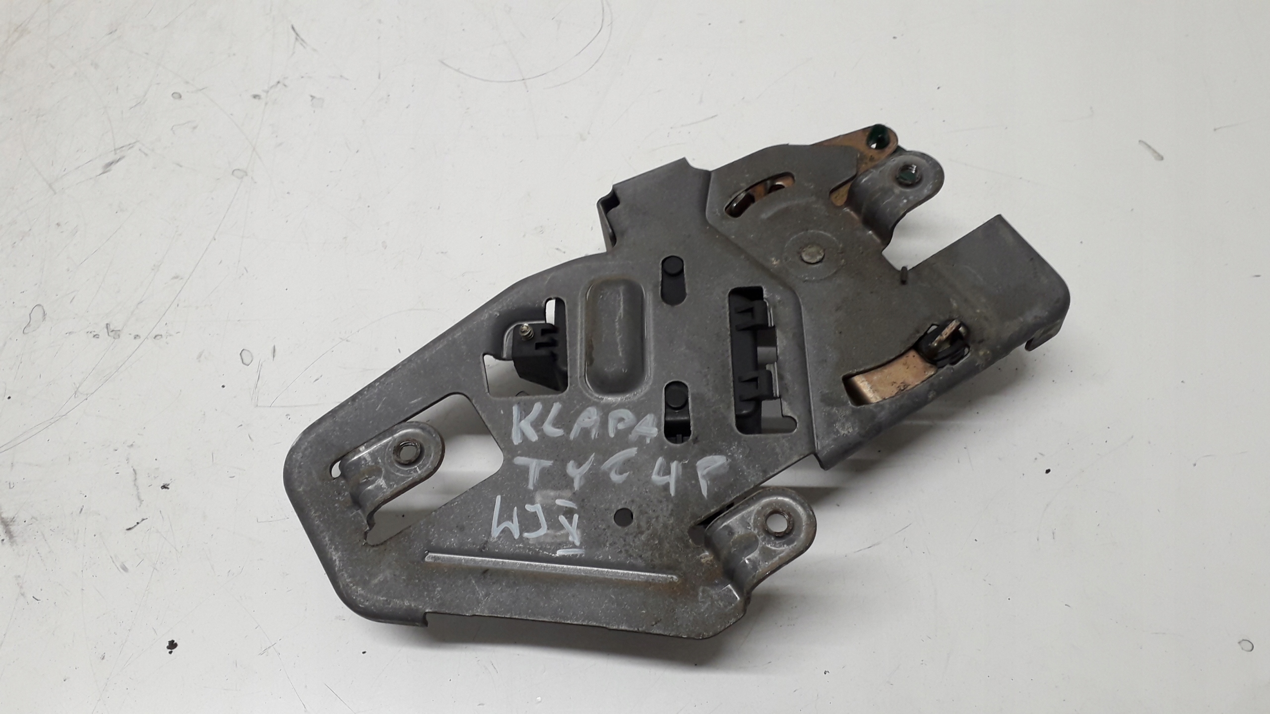 JEEP CHEROKEE WJ 98- SIŁOWNIK ZAMKA KLAPY TYŁ