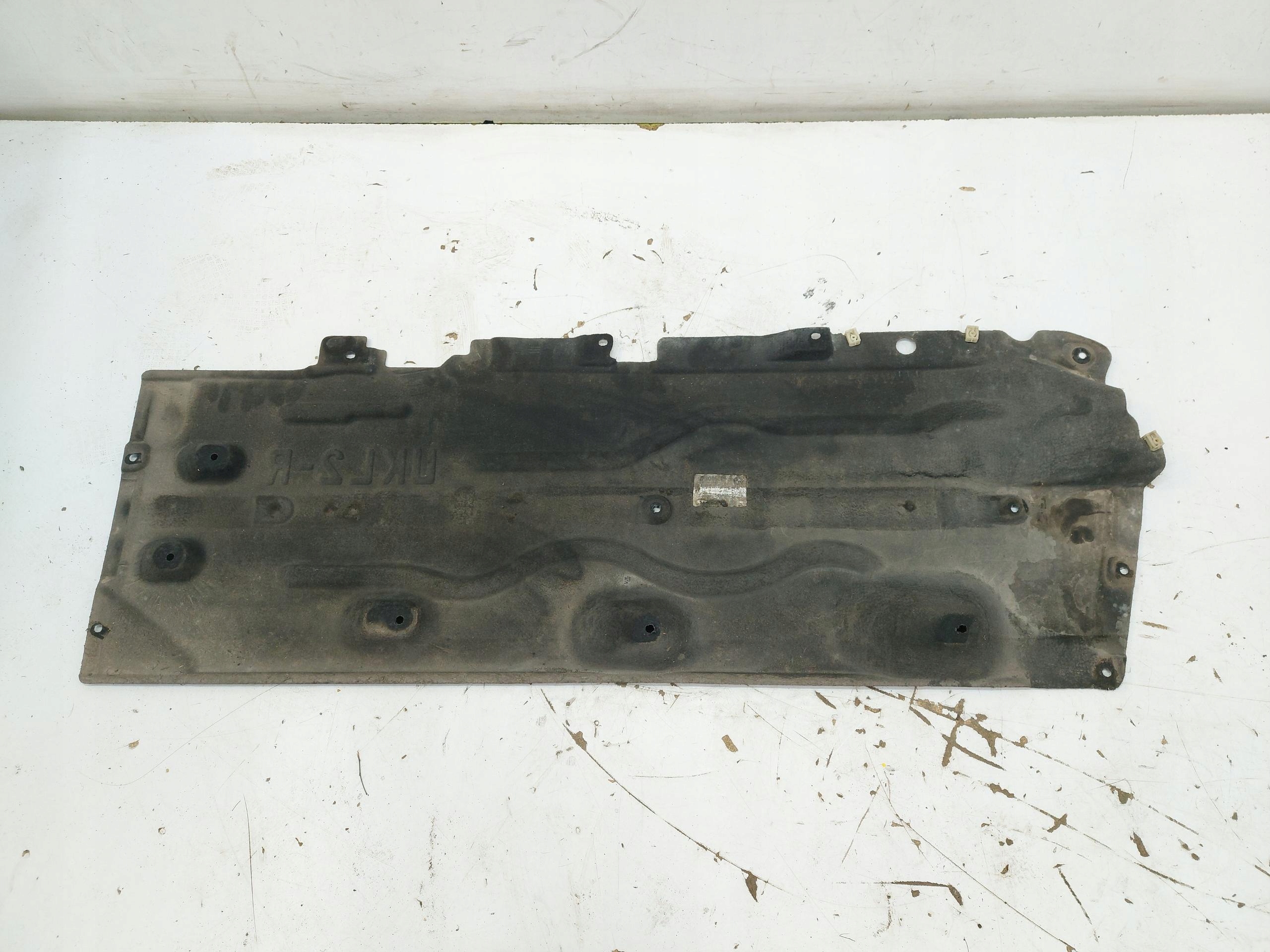 BMW U06 200i 1.5TB cover chassis right
