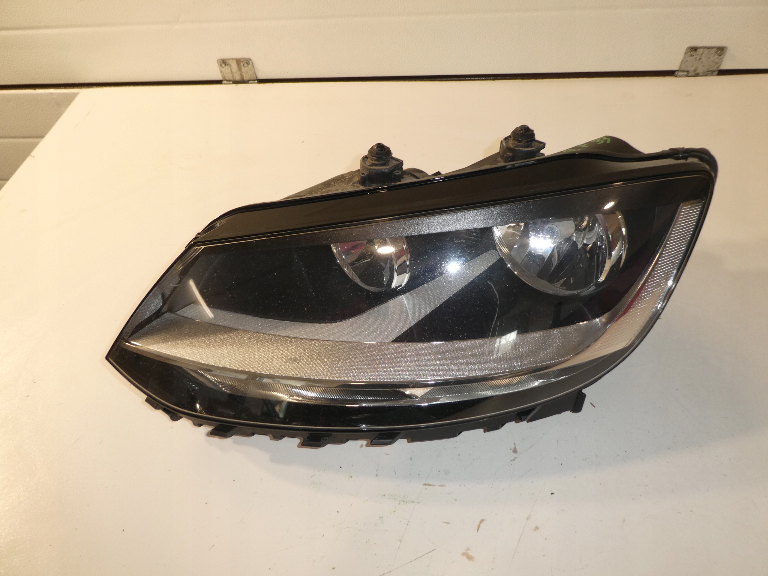light left VW SHARAN 7N1941005