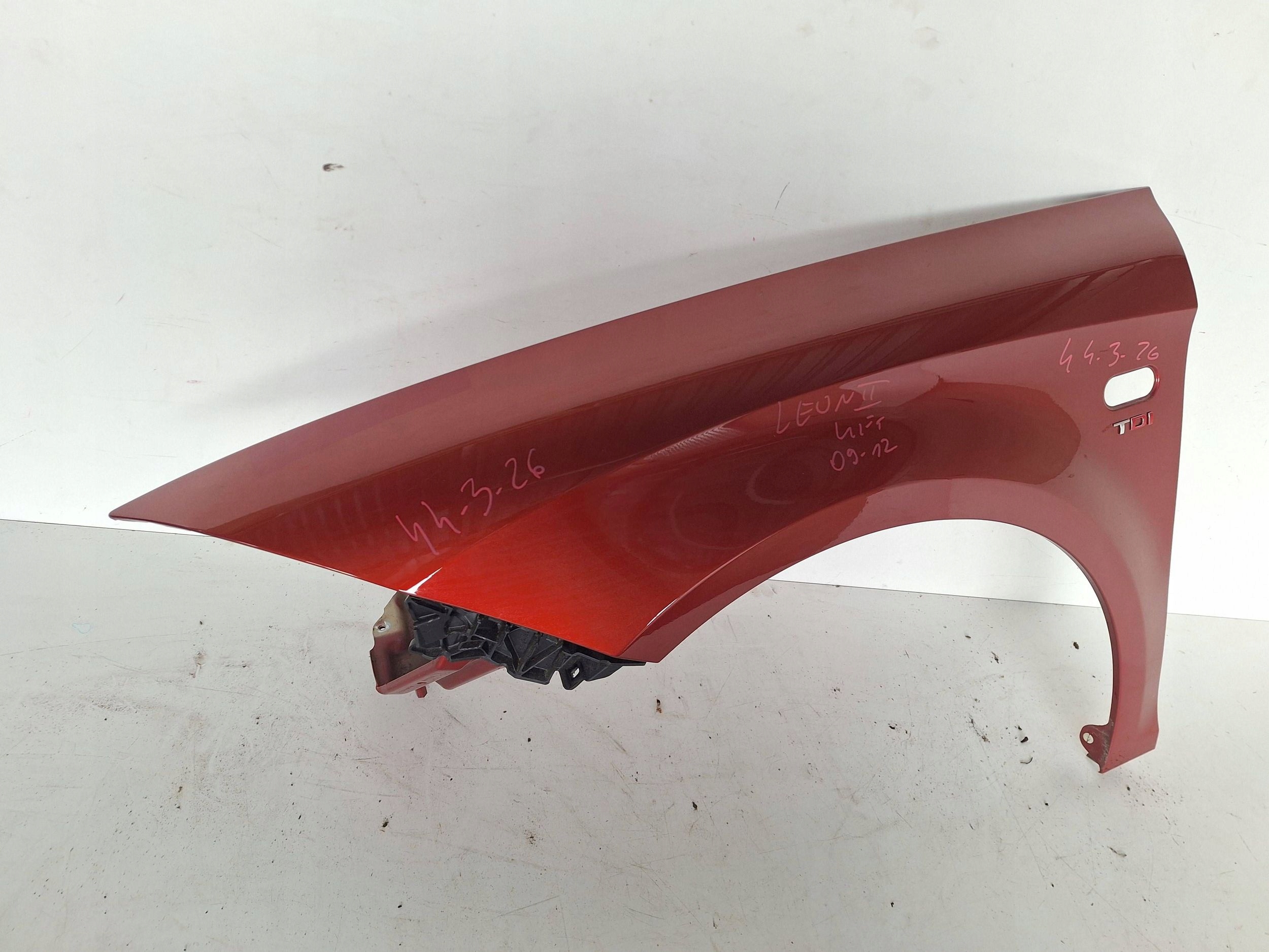 SEAT LEON II 5P LIFT 09-12 parafango sinistra LS3X