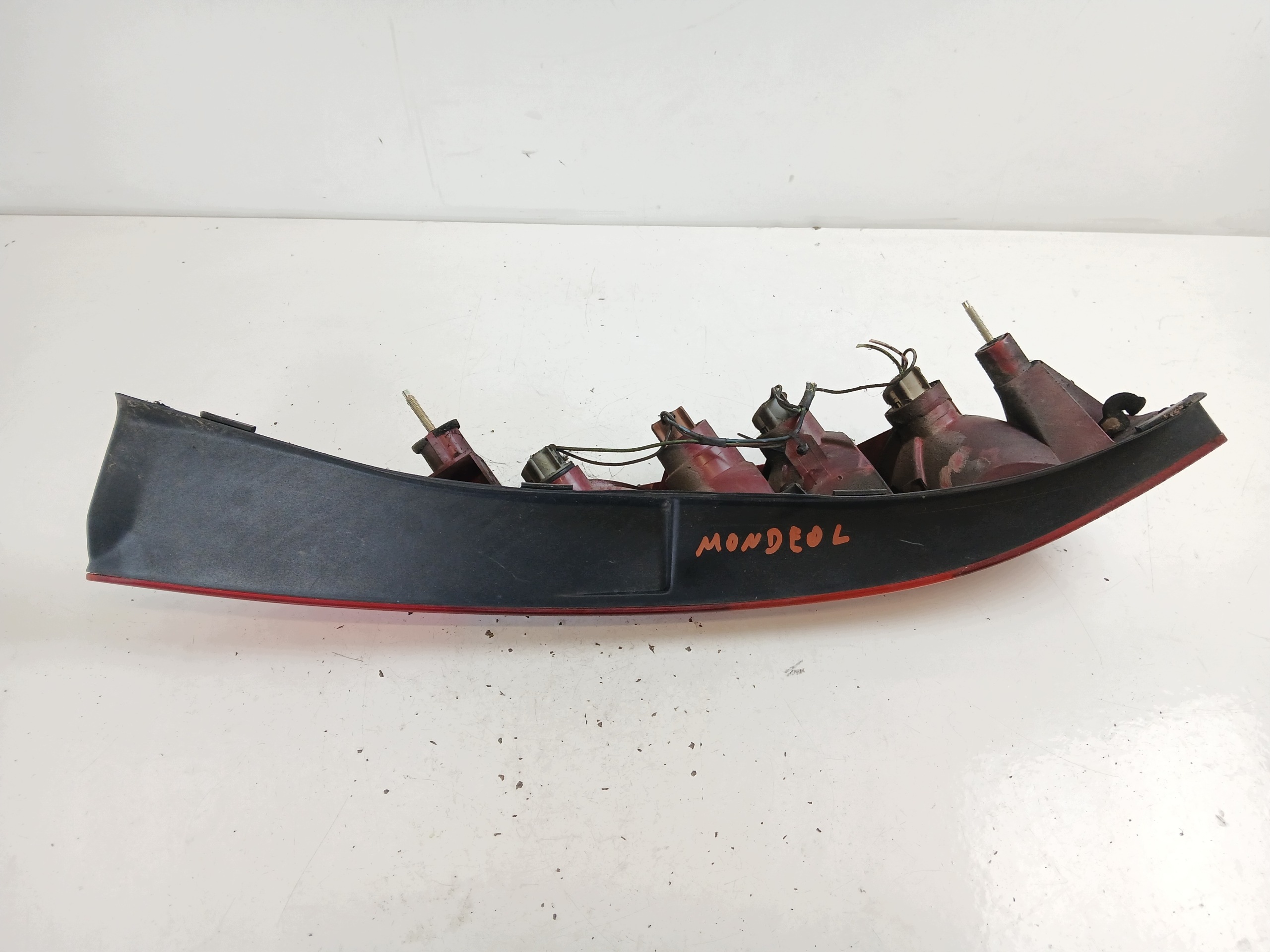 FORD MONDEO MK3 KOMBI light left rear part
