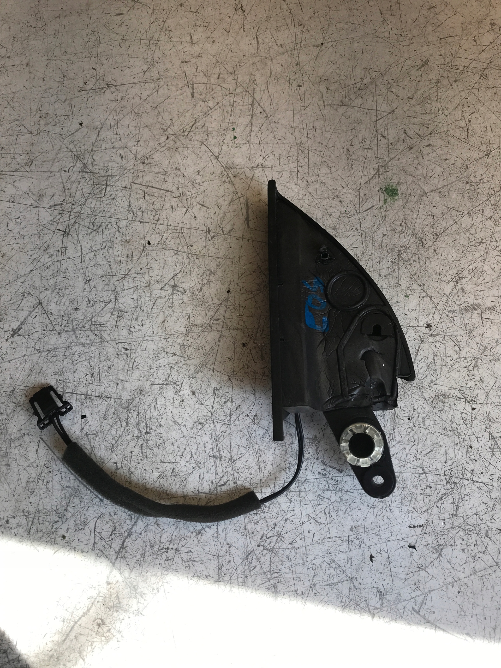 kryt TROJKAT reprák pravý předek VW EOS LIFT