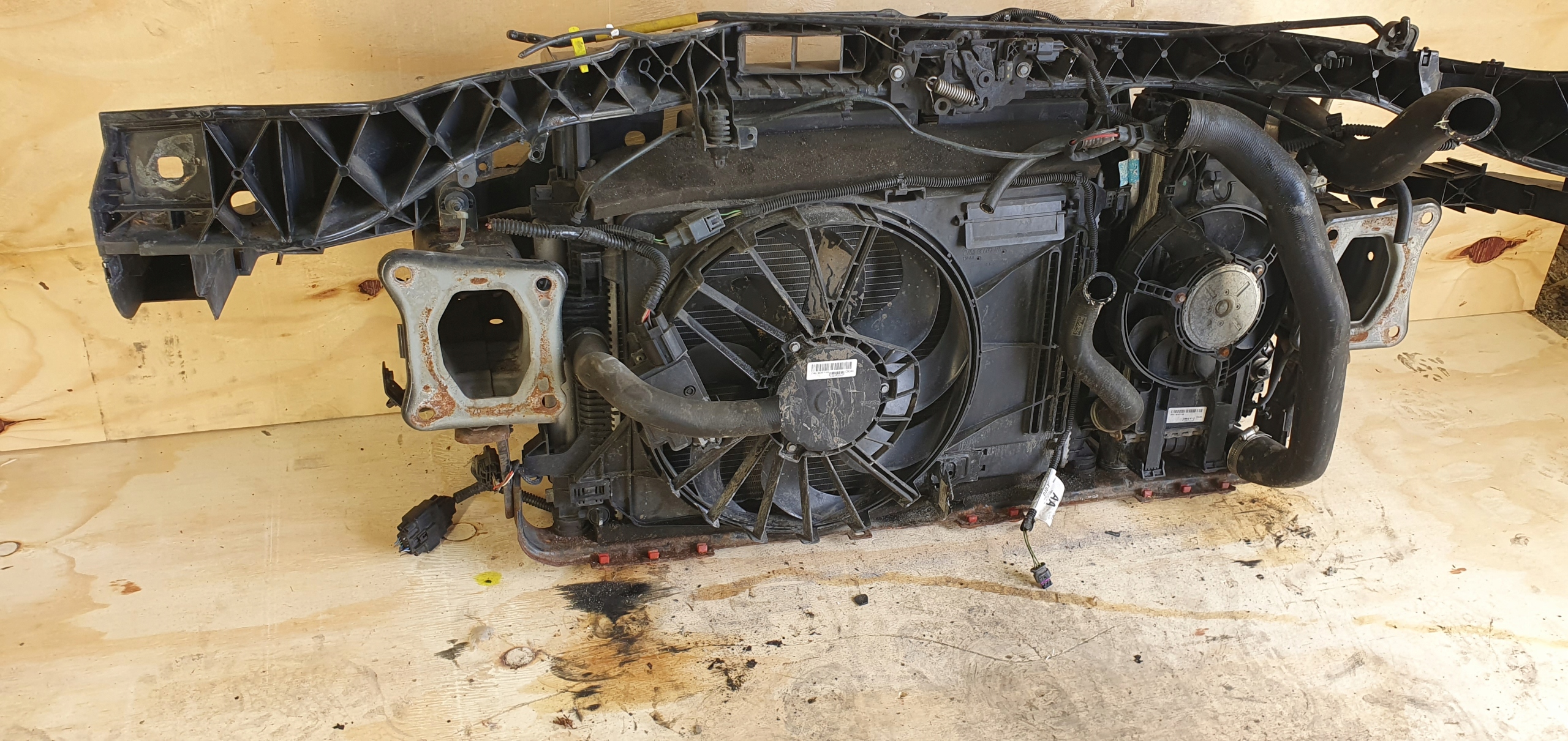 Ford Focus MK3 III 10-14 1.0 Ecoboost support panel for radiators pillar radiator