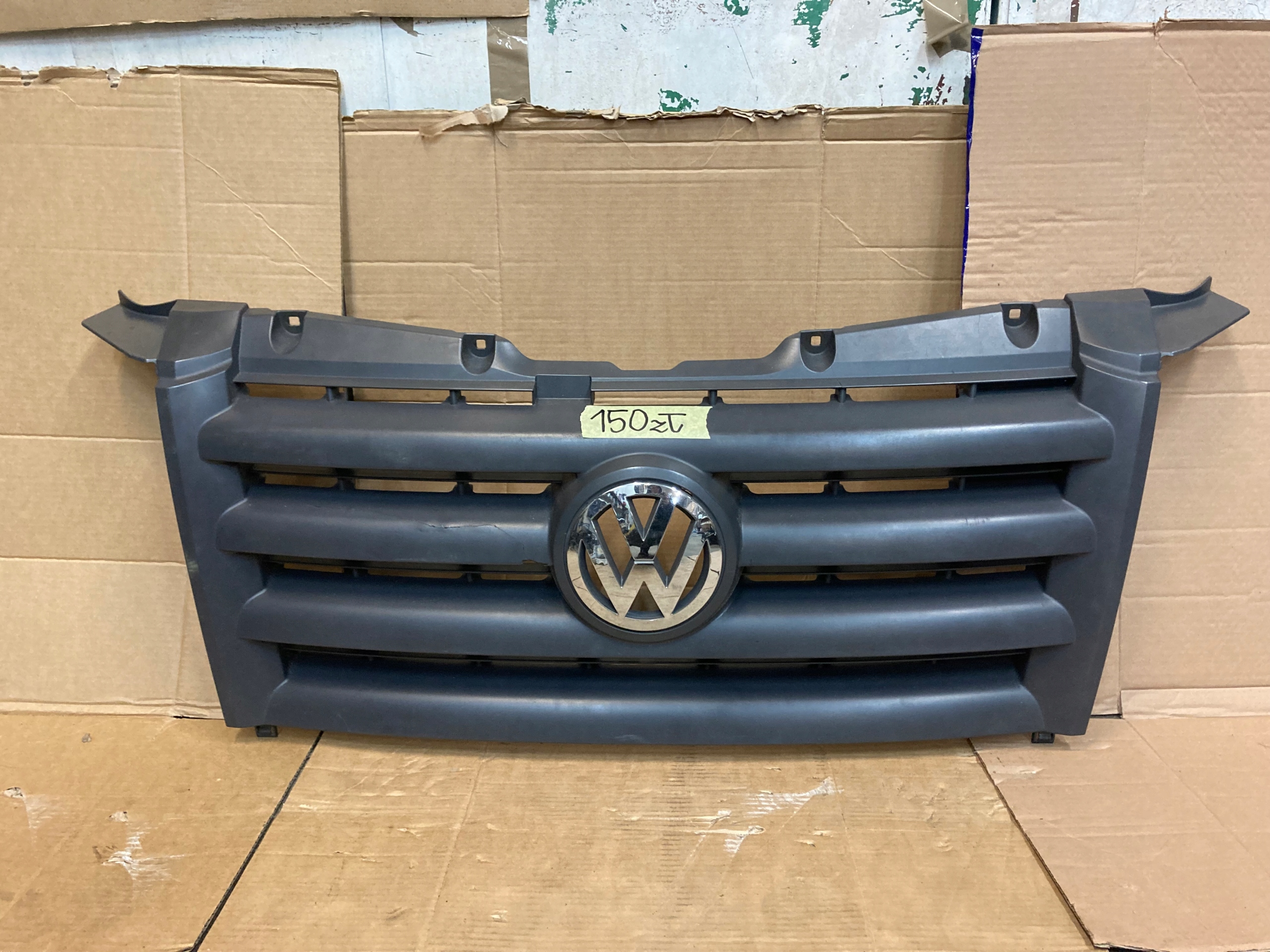 VW CRAFTER 06- GRILLE 2E0853653