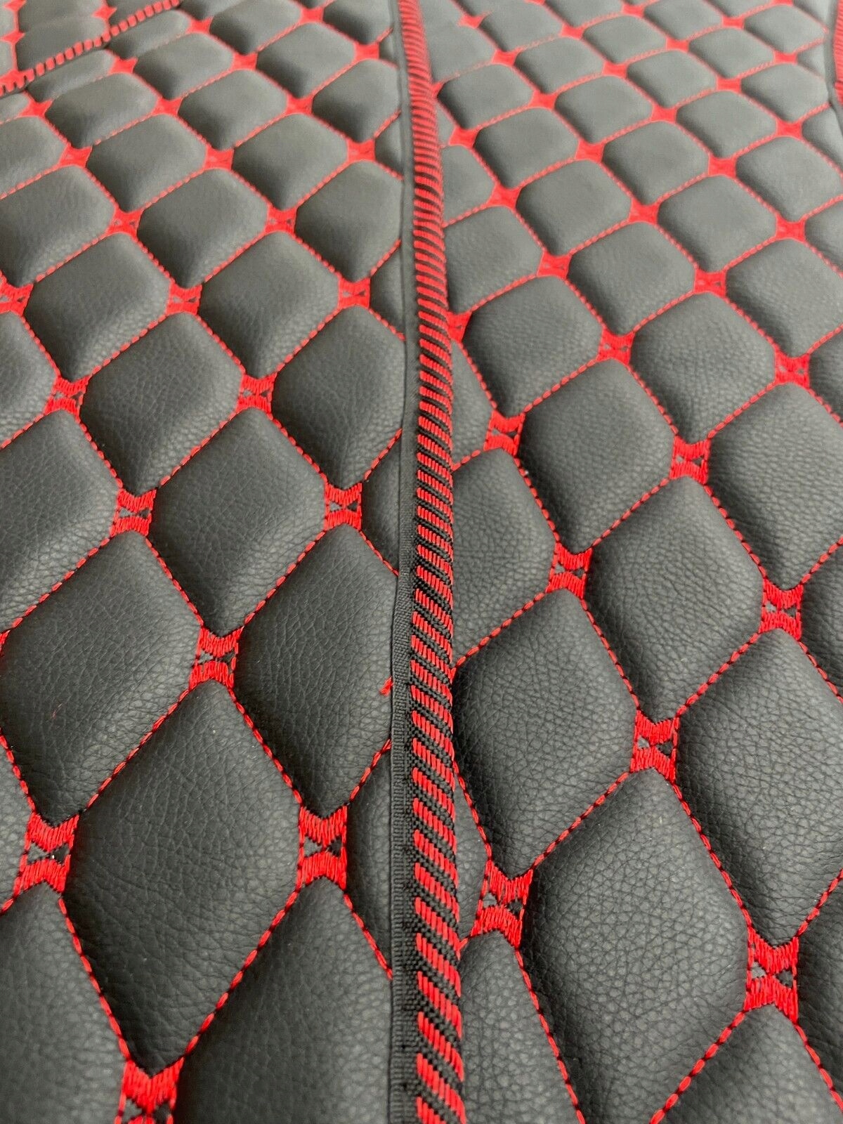 Dywany Dywaniki pikowane MERCEDES ACTROS MP 4 MP 5 MP4 MP5 Pokrowce HAFT Producent inny