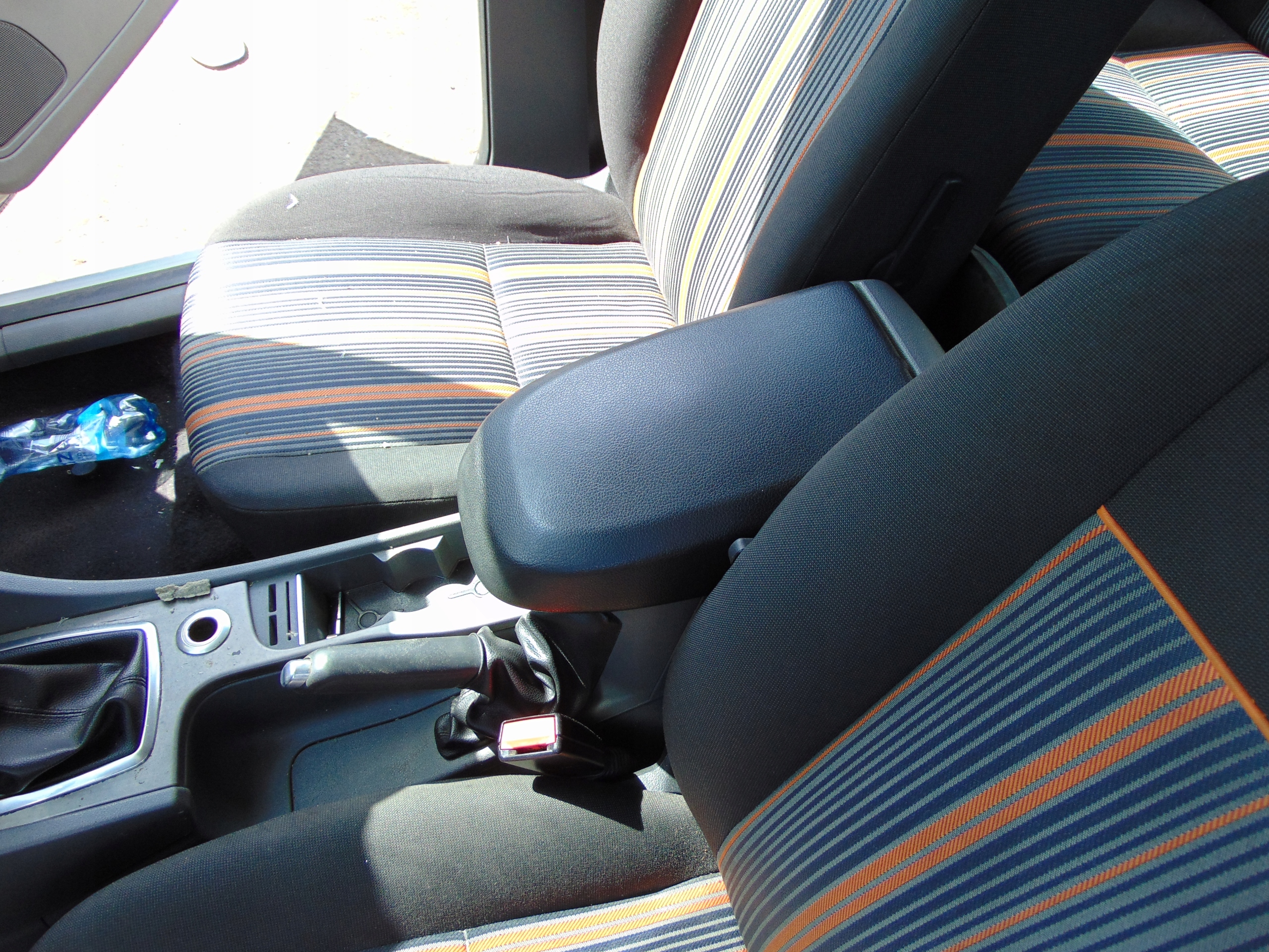 PODŁOKIETNIK TUNEL FORD FOCUS MK2 KOMBI LIFT 03