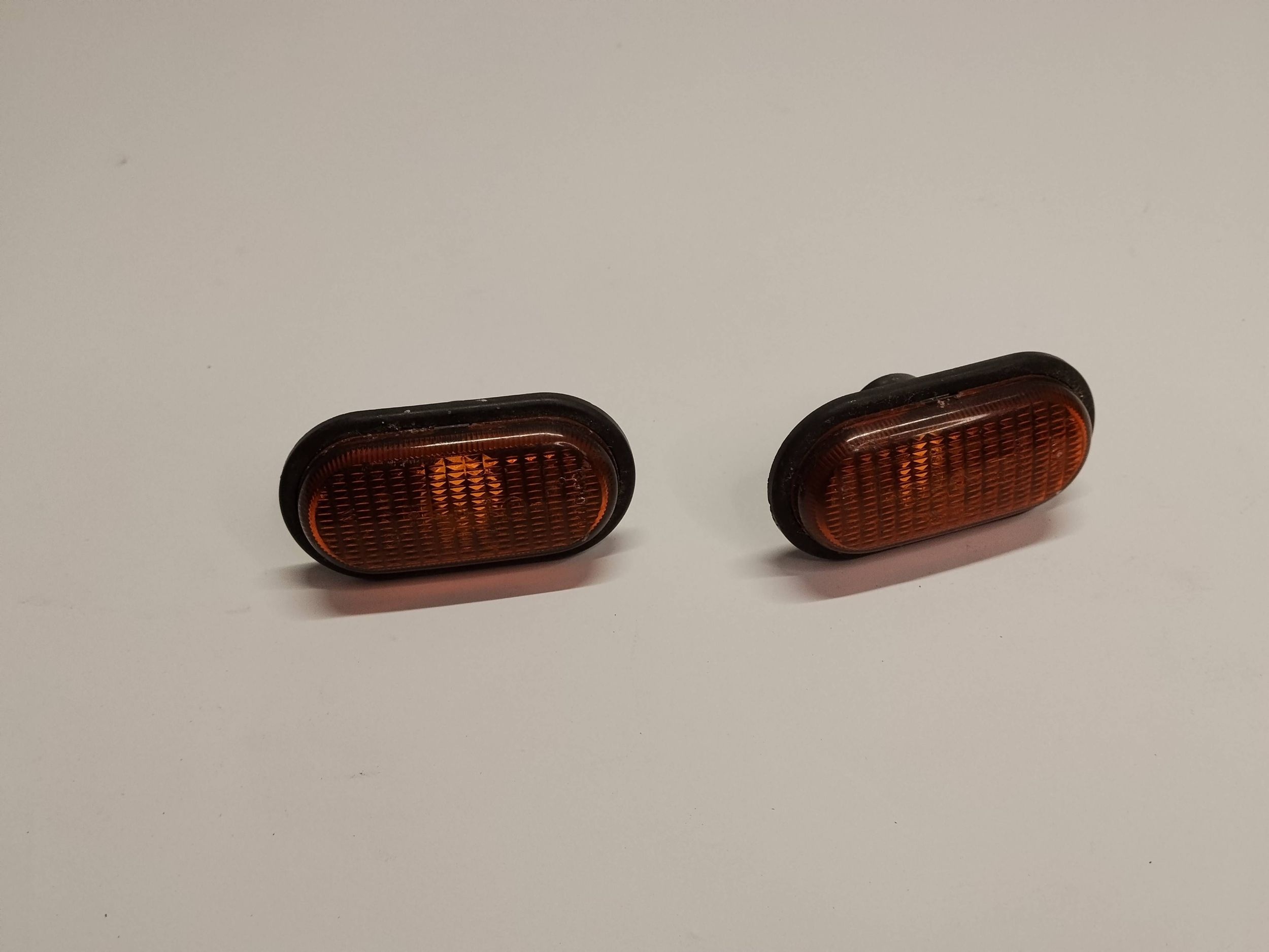indicator w blotniku Renault Master II 2004-2010 7700847333 2 sztuki!!