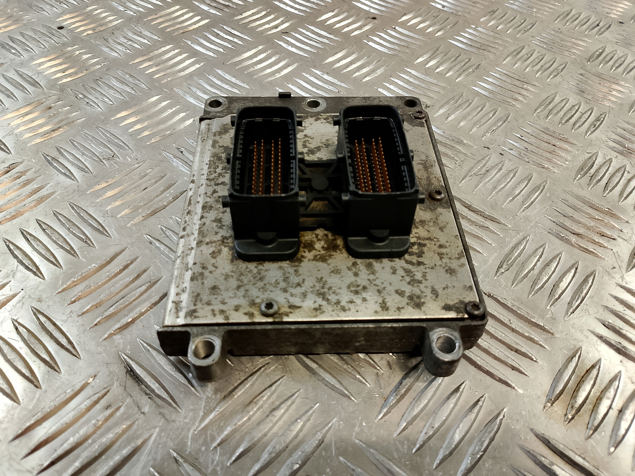 computer control unit of the engine SAAB 9-3 II 2.0T 55567225