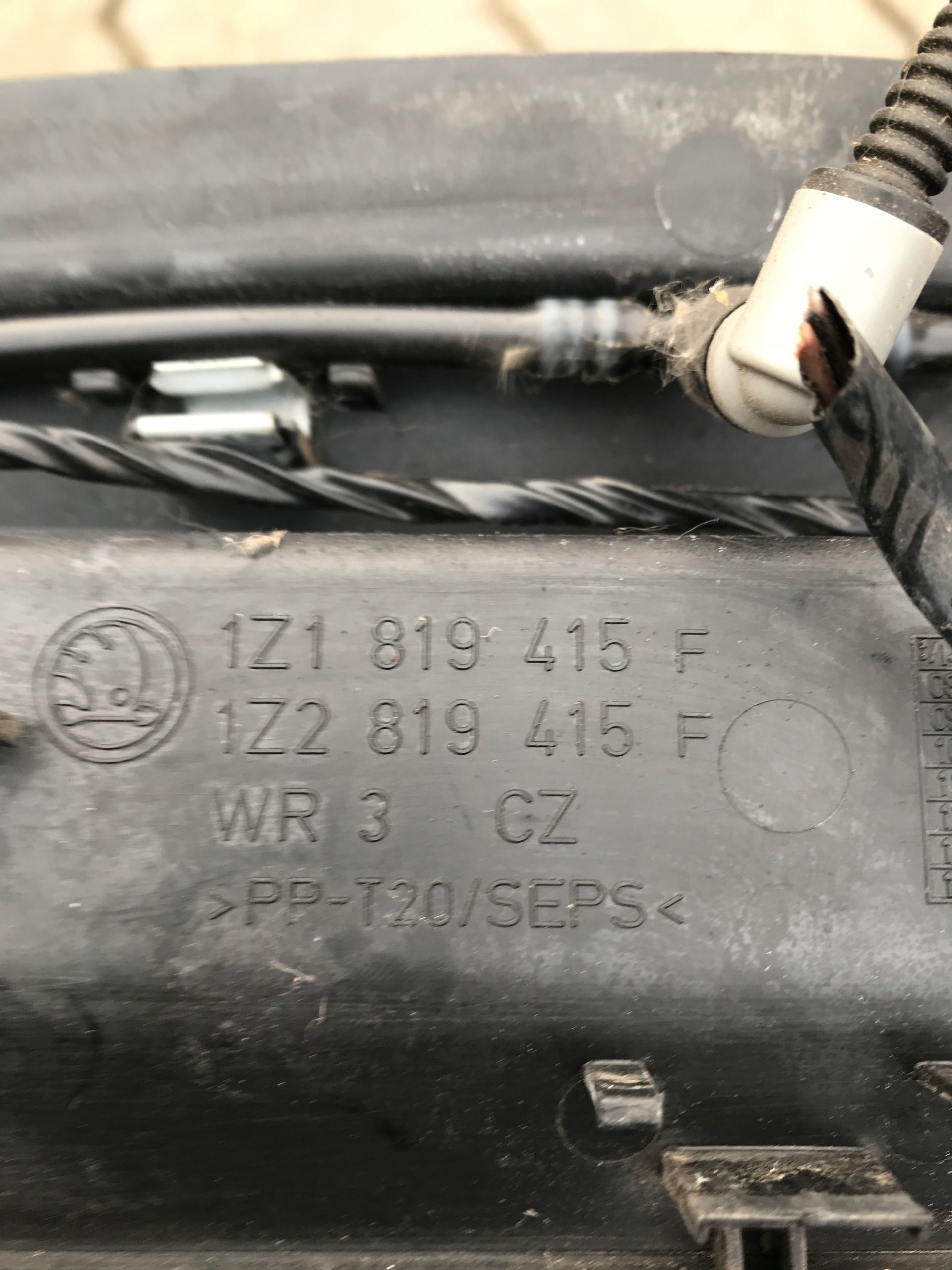 torpedo plastic OCTAVIA II LIFT 1Z1819415F EU