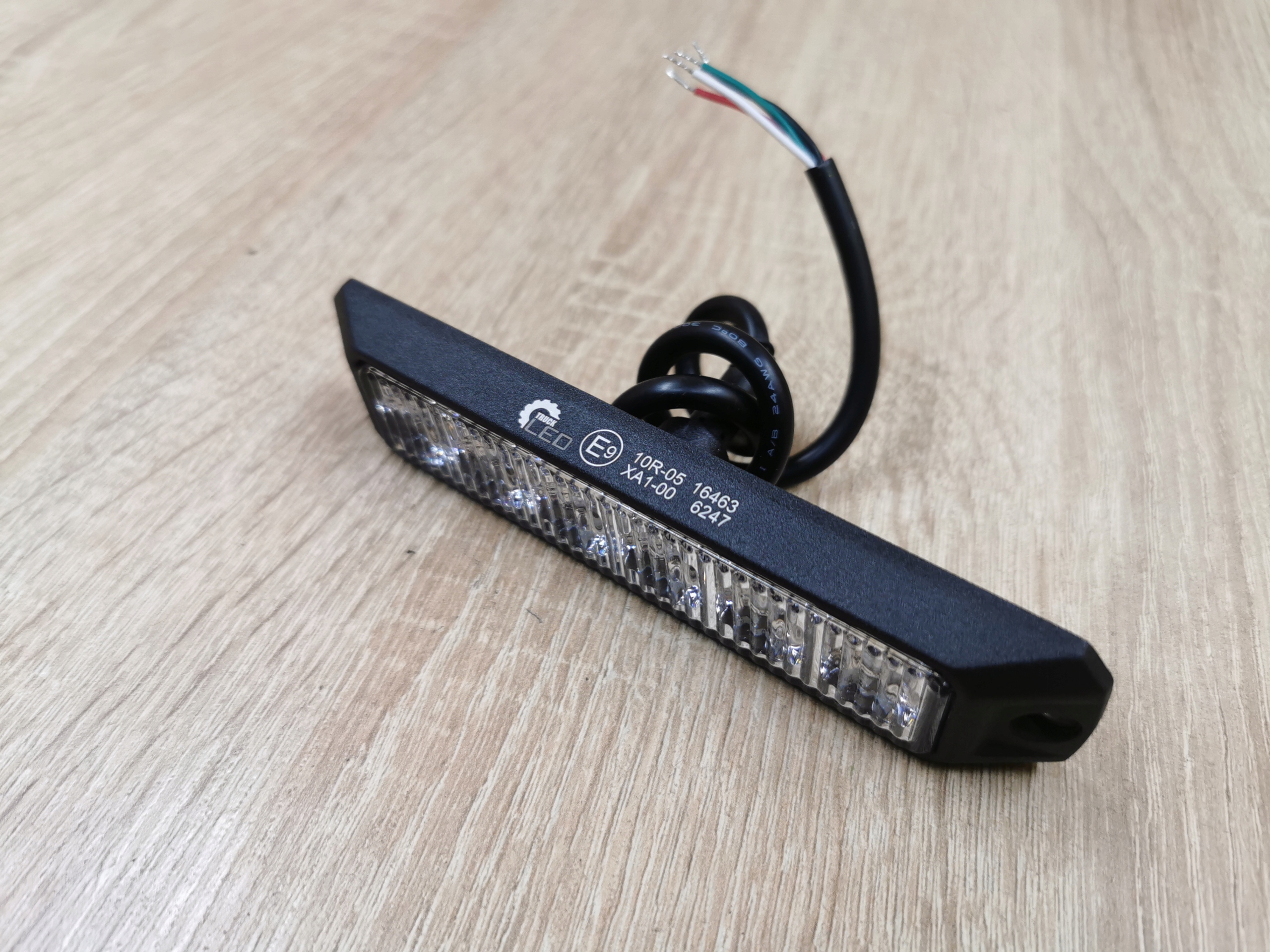 Lampa strobo Stroboskop 7W pomarańcz 6 LED 12/24V Kolor pomarańczowy