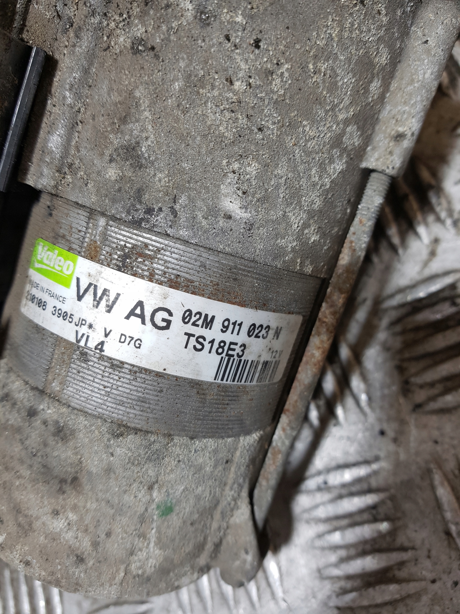 starter VOLKSWAGEN PASSAT B6 02M911023N