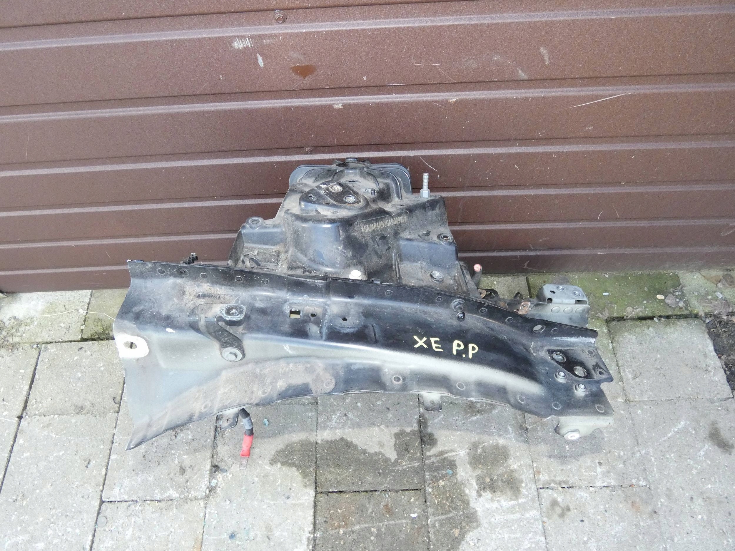 JAGUAR XE X760 quarter right front right
