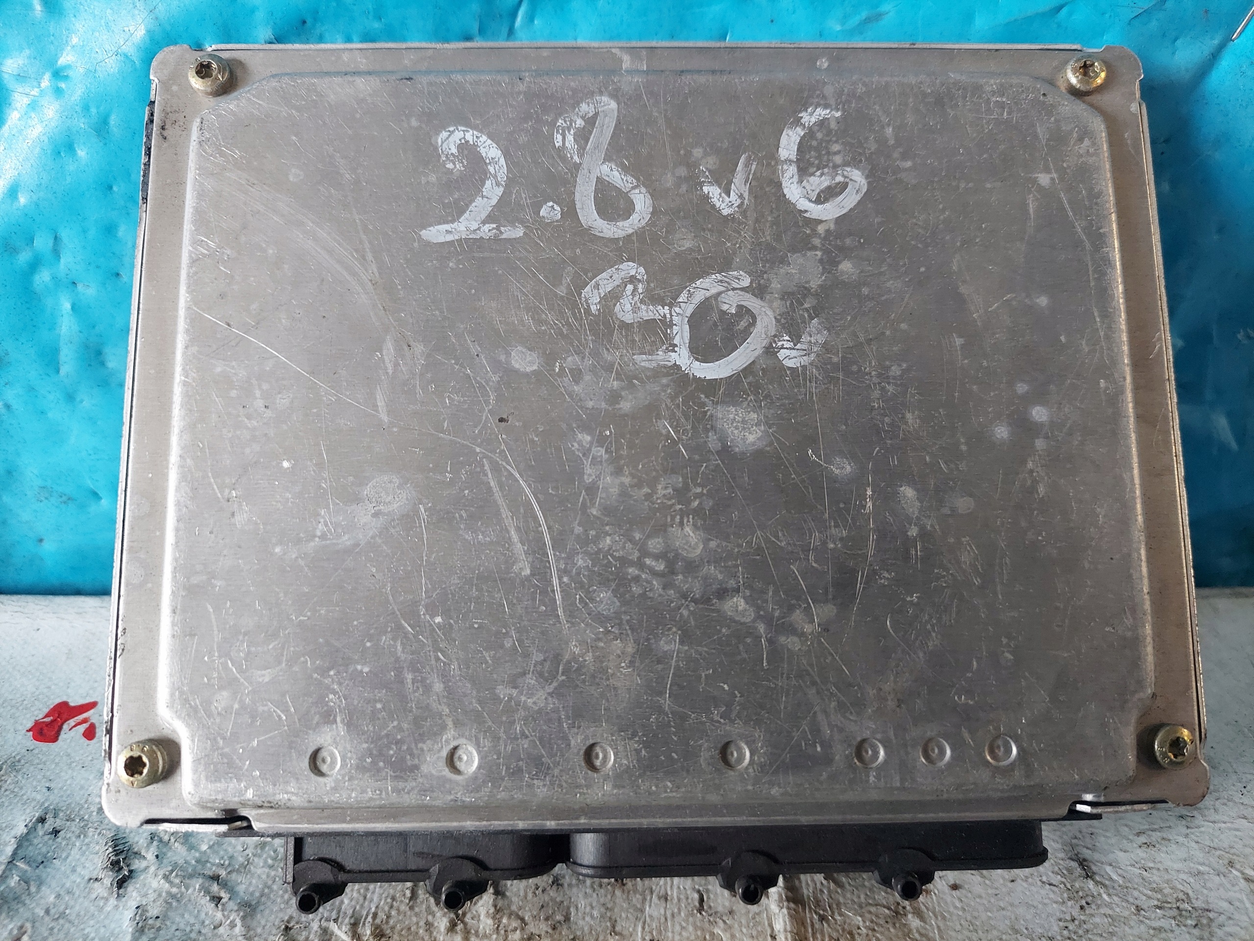 A4 B5 2.8 V6 4D0907551G control unit of the engine