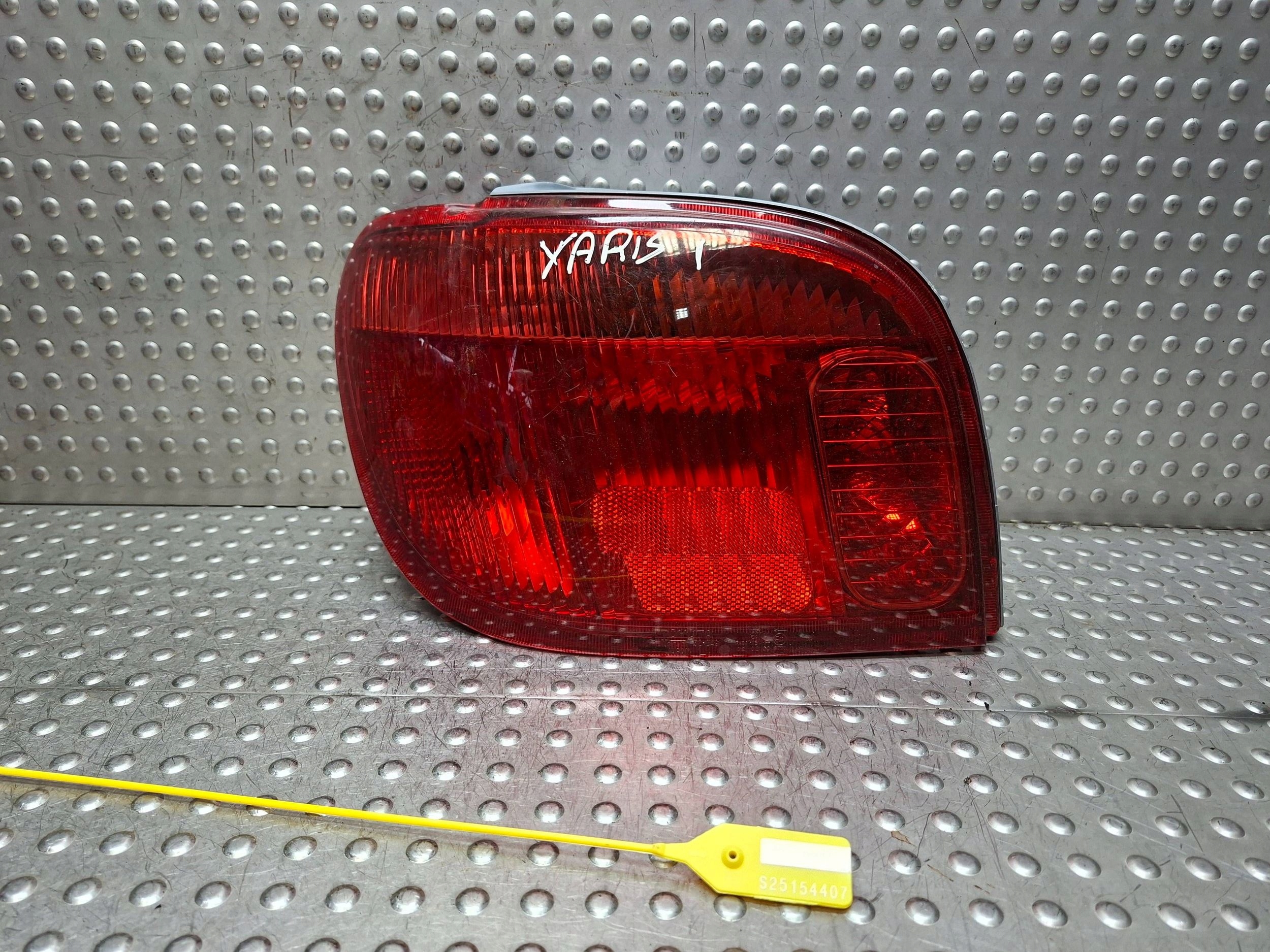 light rear part left TOYOTA YARIS and LIFT 03-06 EU