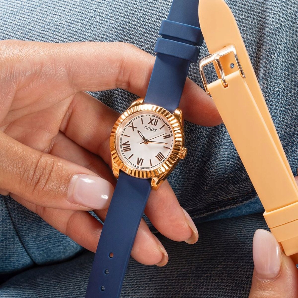 Guess Mini Luna dámské hodinky sada dvou řemínků GW0692L2
