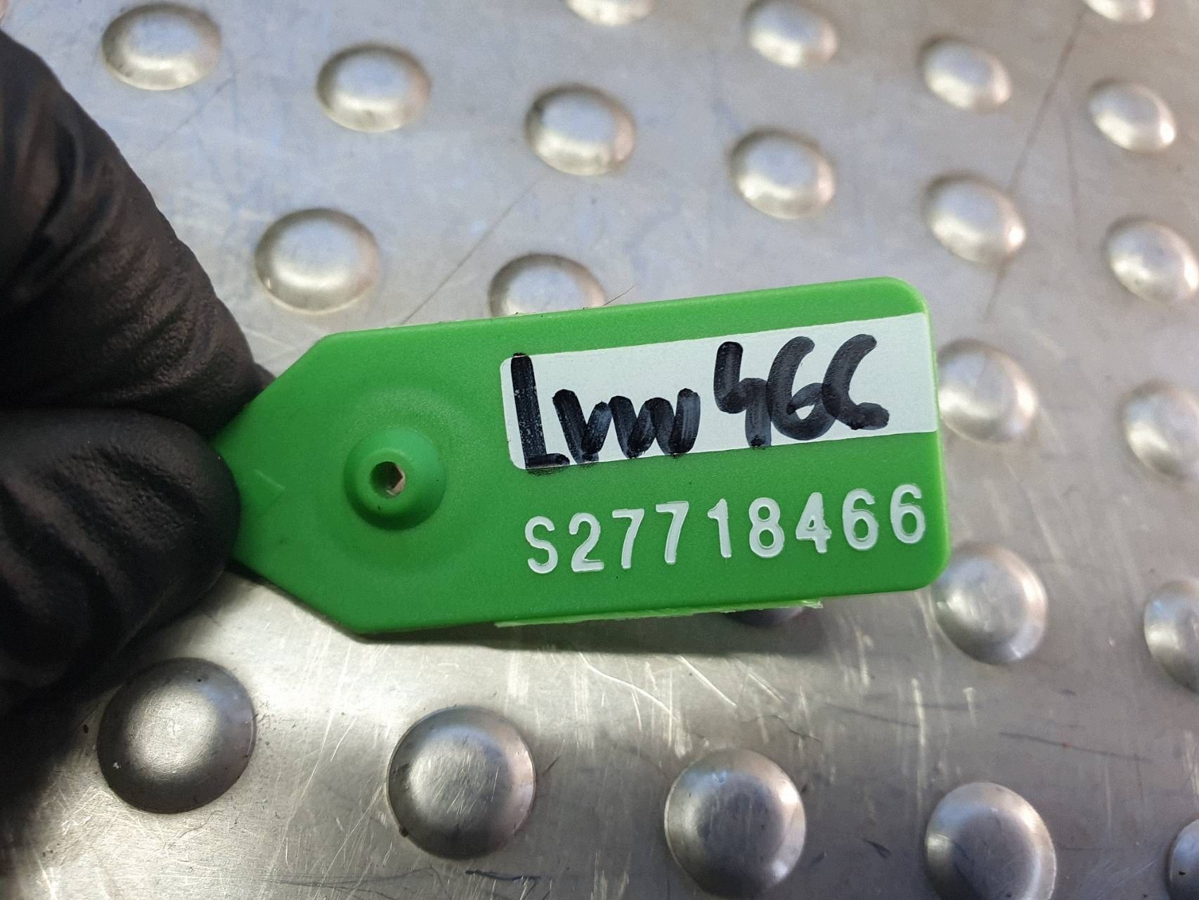 lišta nárazníku pravý předek 3B0807718 VW PASSAT B5 LIFT