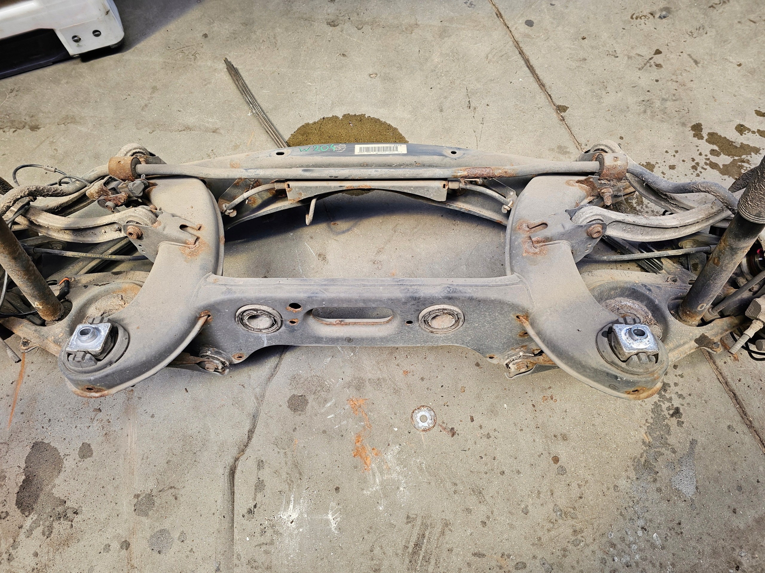 MERCEDES W204 COUPE LIFT sider axle beam springing rear part