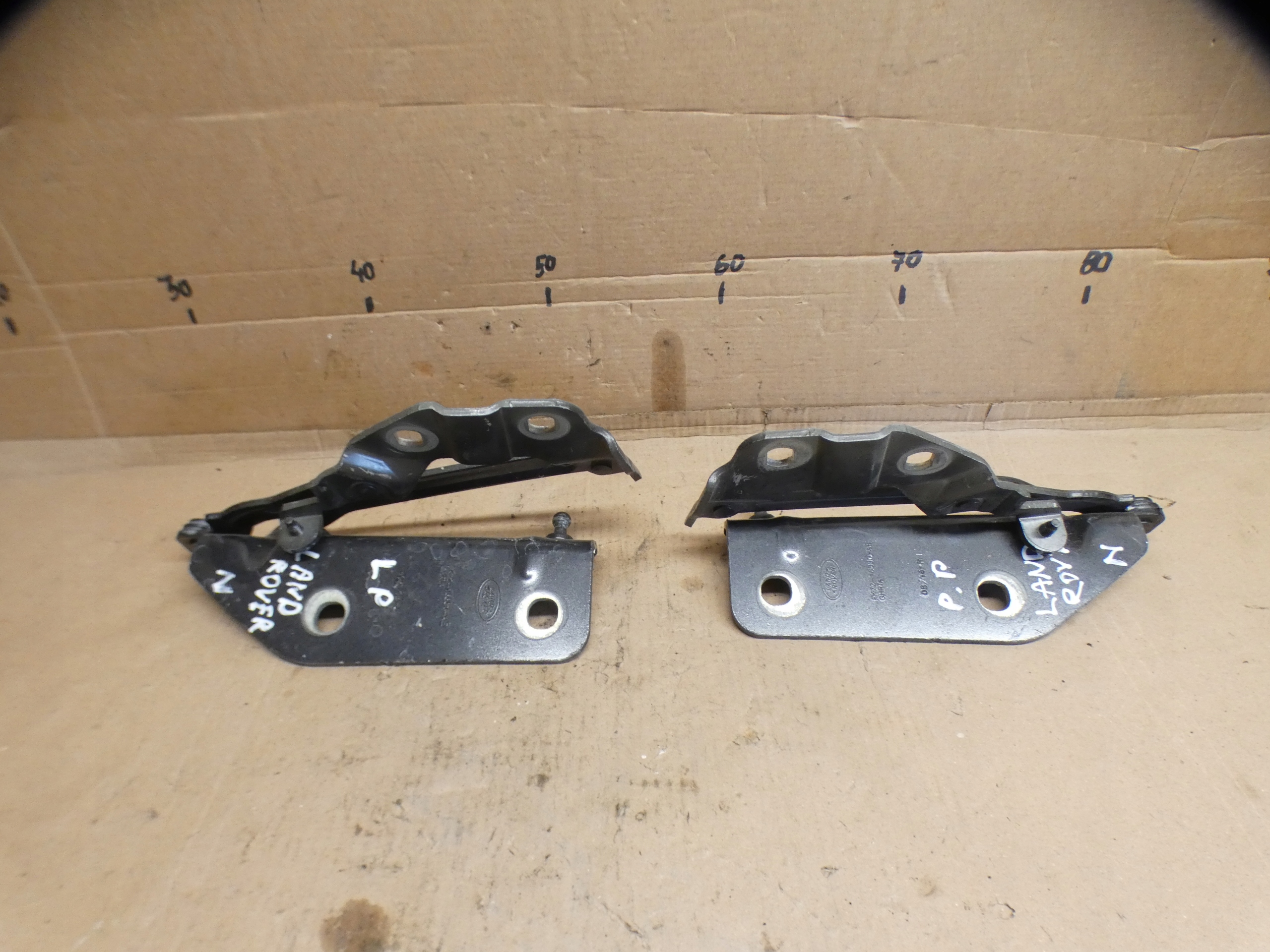 Land Rover Discovery hinge bonnets right left
