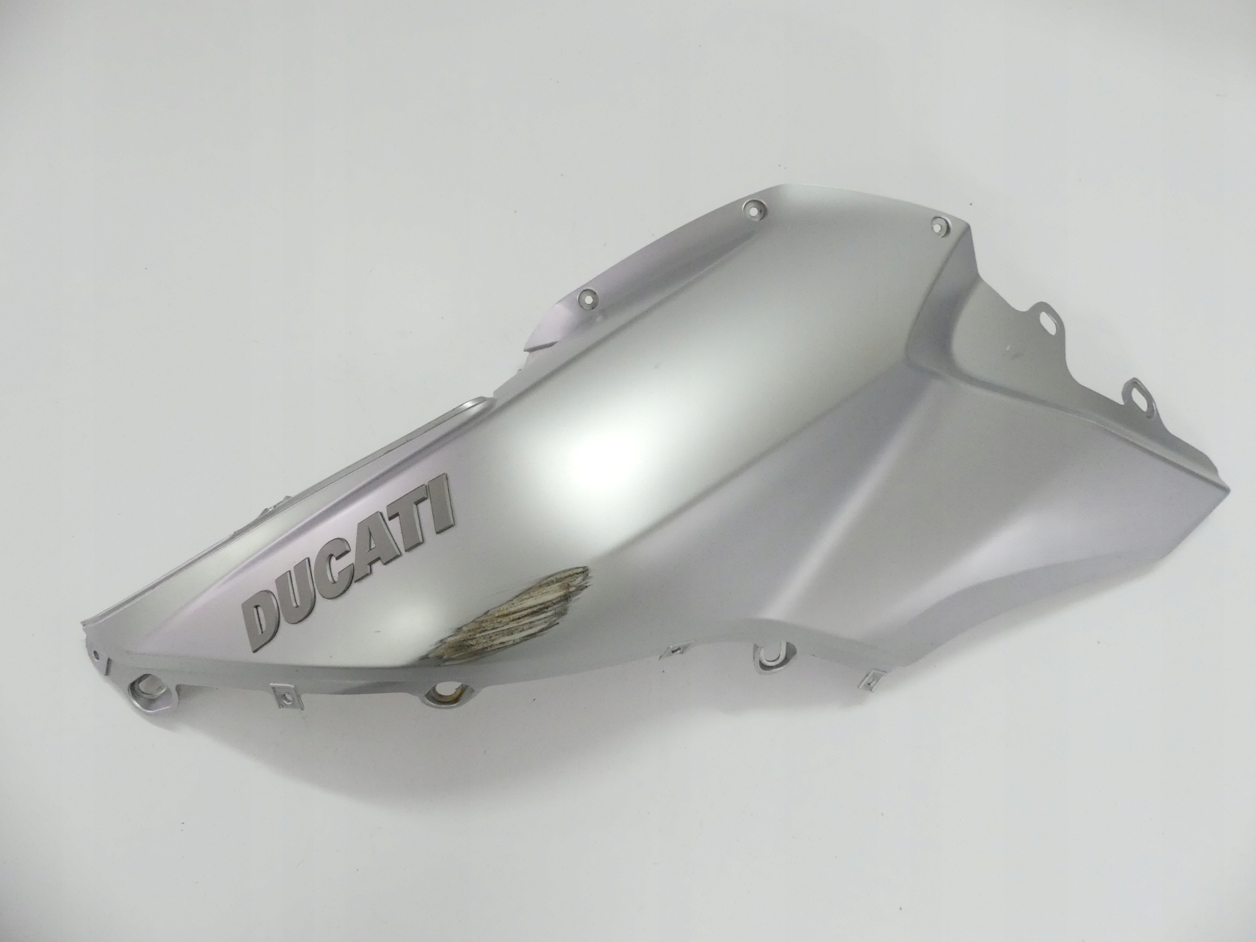 48032951A - . НАКЛАДКА L БОКОВАЯ БАК DUCATI MULTISTRADA 1200