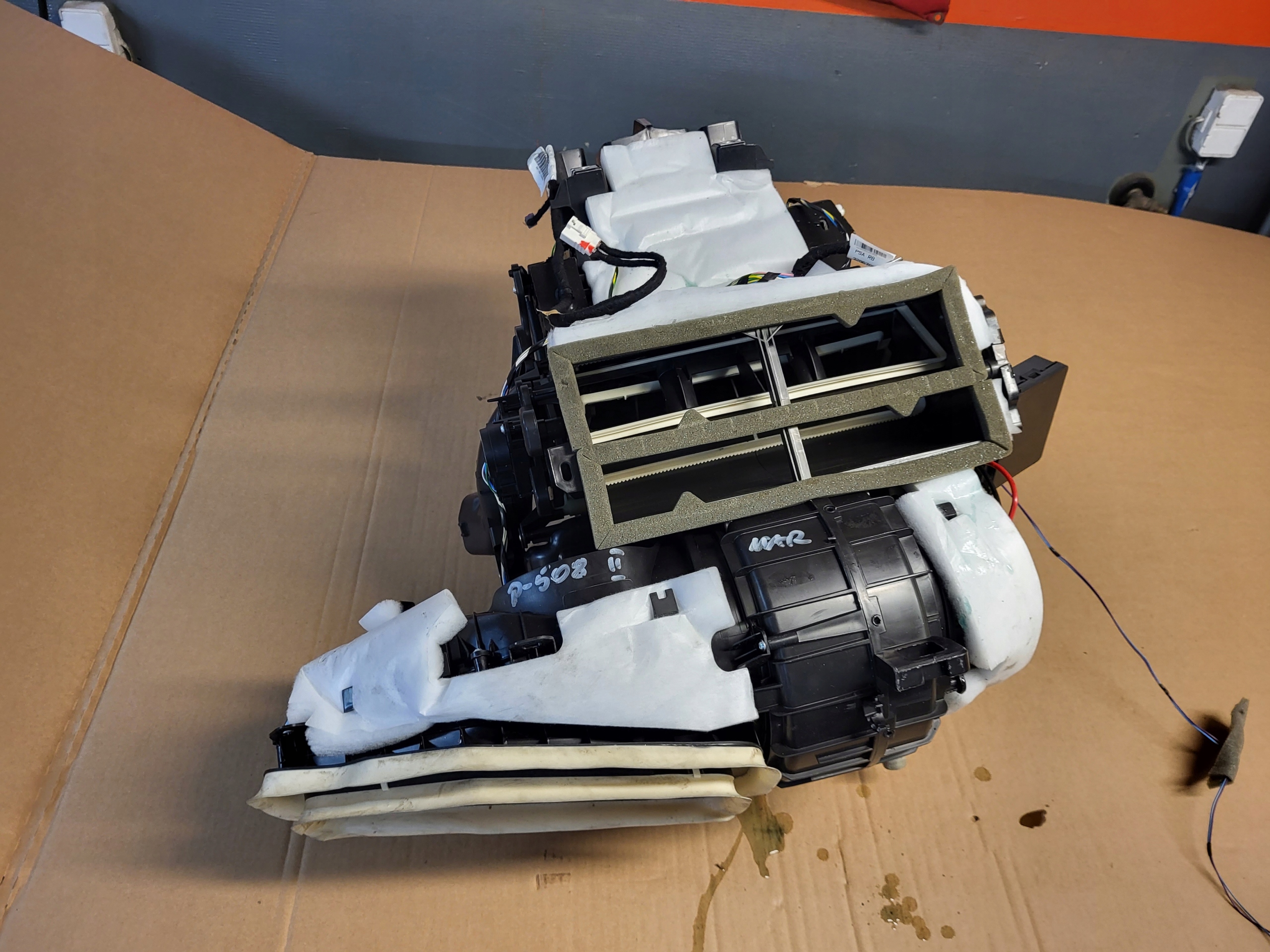 PEUGEOT 508 II HE914001 ОБОГРЕВАТЕЛЬ