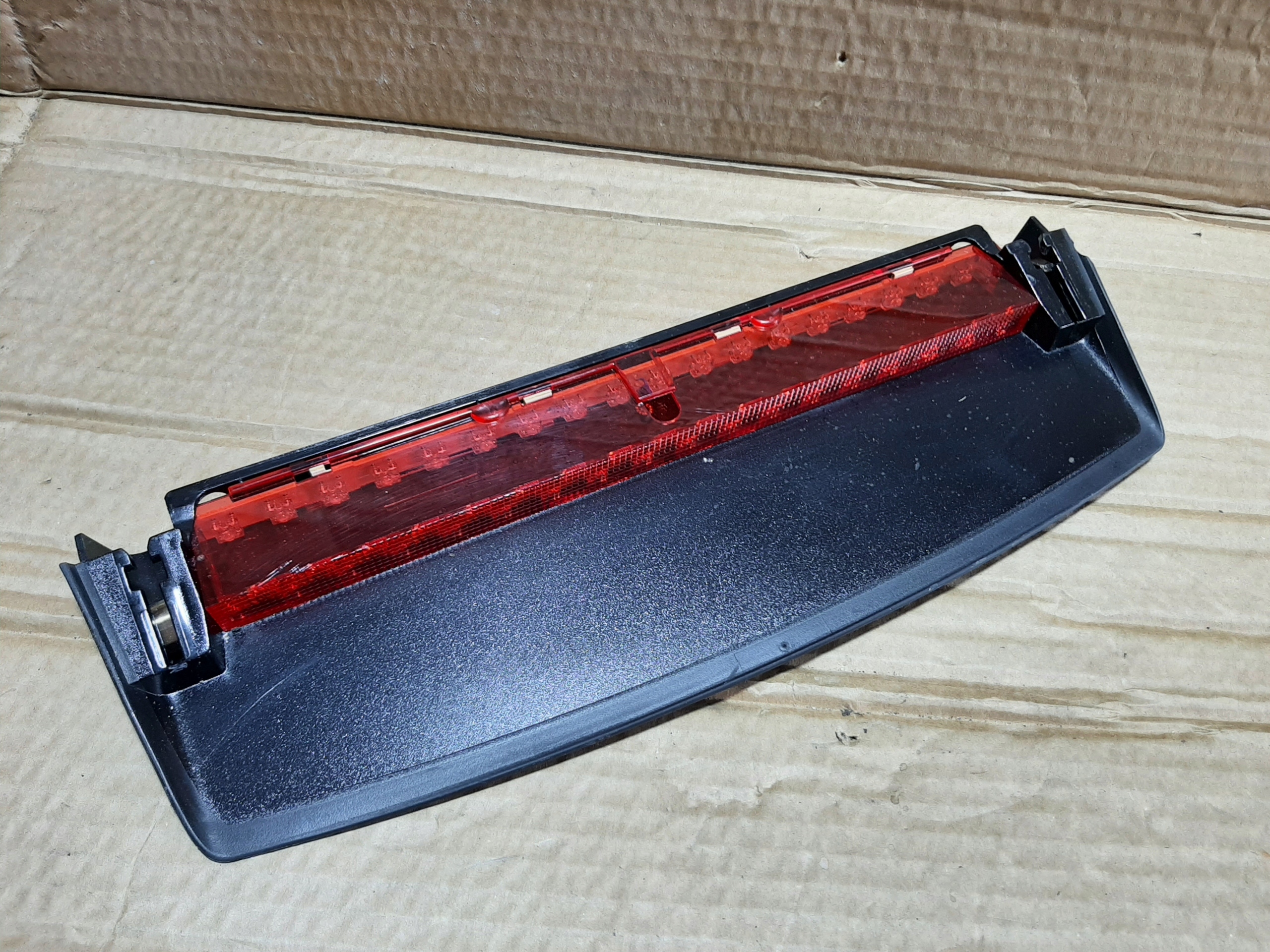 AUDI A3p CABRIO ТРЕТІЙ СТОП СИГНАЛ ФАРА СТОП СИГНАЛ TYLt0945097