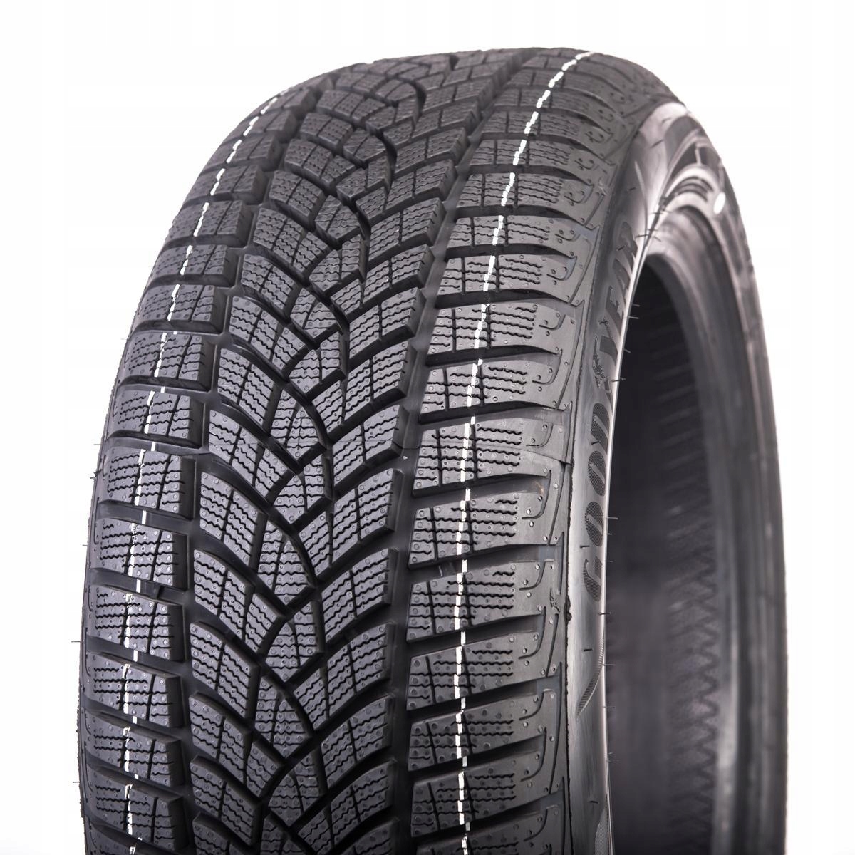 2x OPONY ZIMOWE 255/65R18 Goodyear UG PERF + 115H