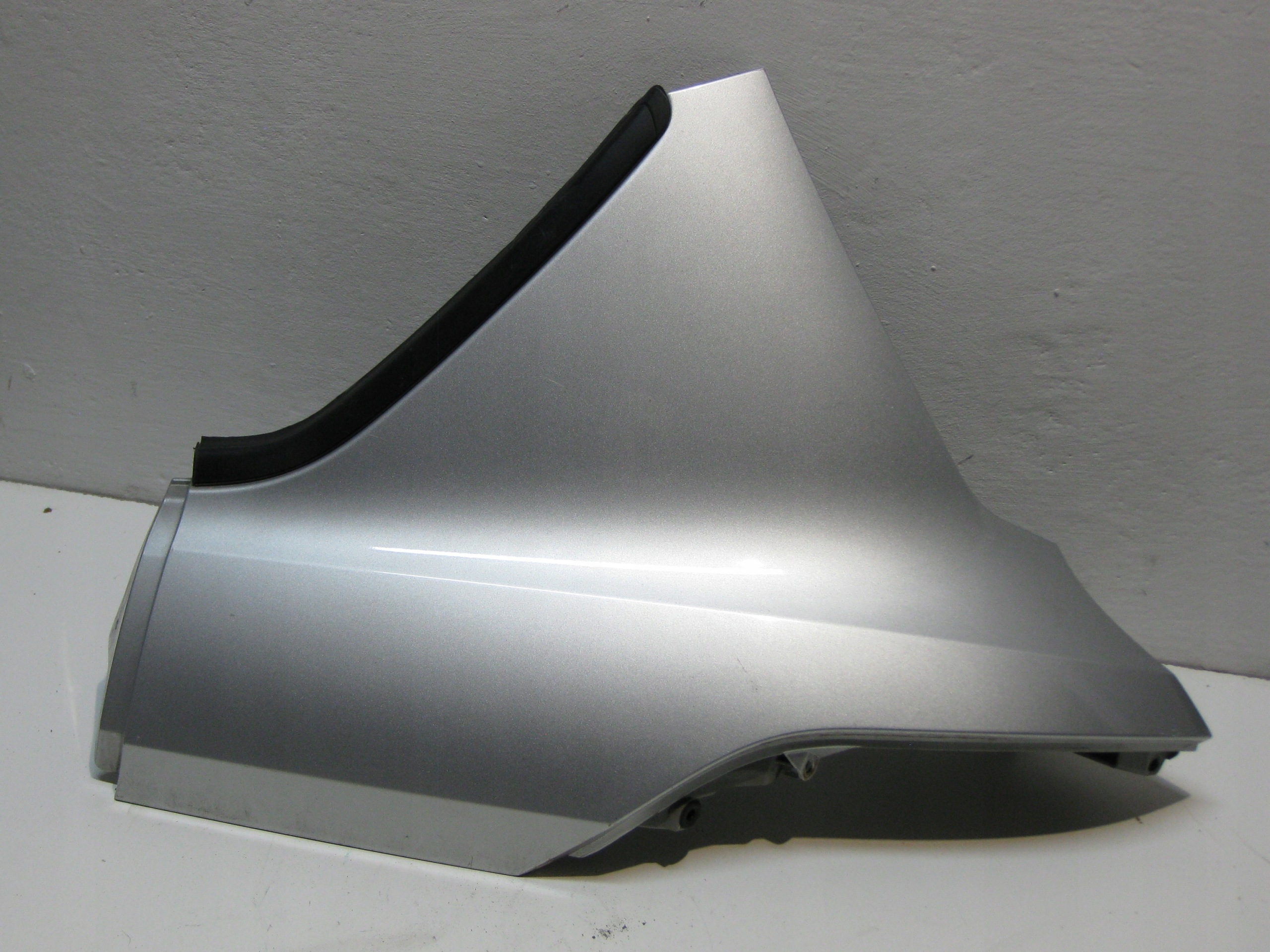 FORD B-MAX 13R 1.0EB Couverture Aile Gauche Arrière Support plaque AV11R29613AA
