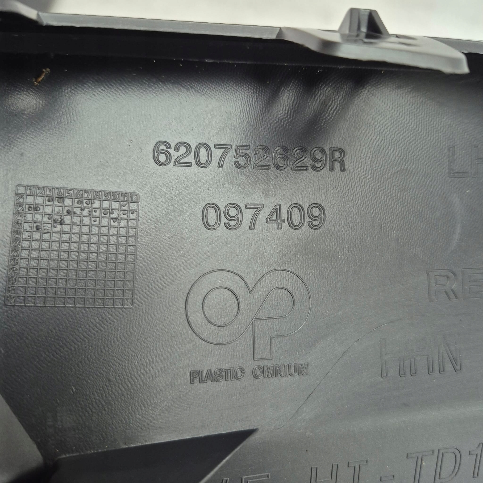 RENAULT AUSTRAL E-TECH 22-25 moulding grid of a bumper left