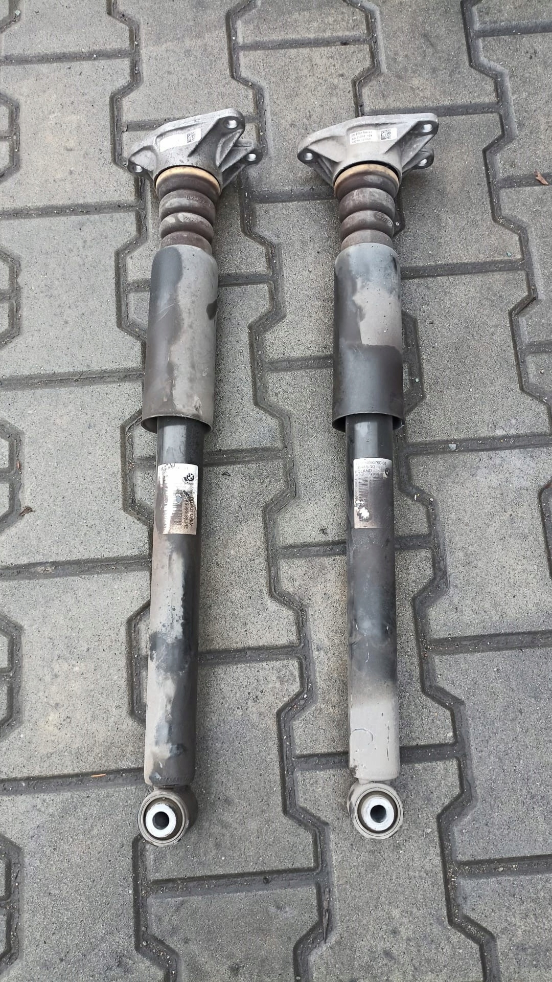 BMW X1 F48 stoßdämpfer heck 6886760