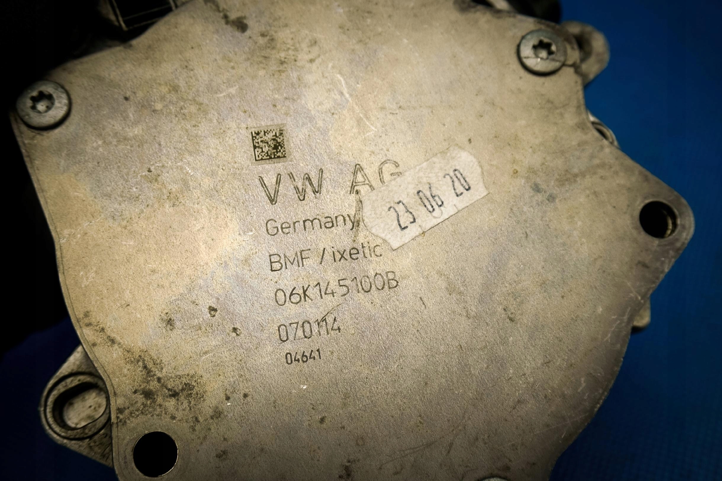 pump vacual Audi A3 8V Passat B8 06K145100B