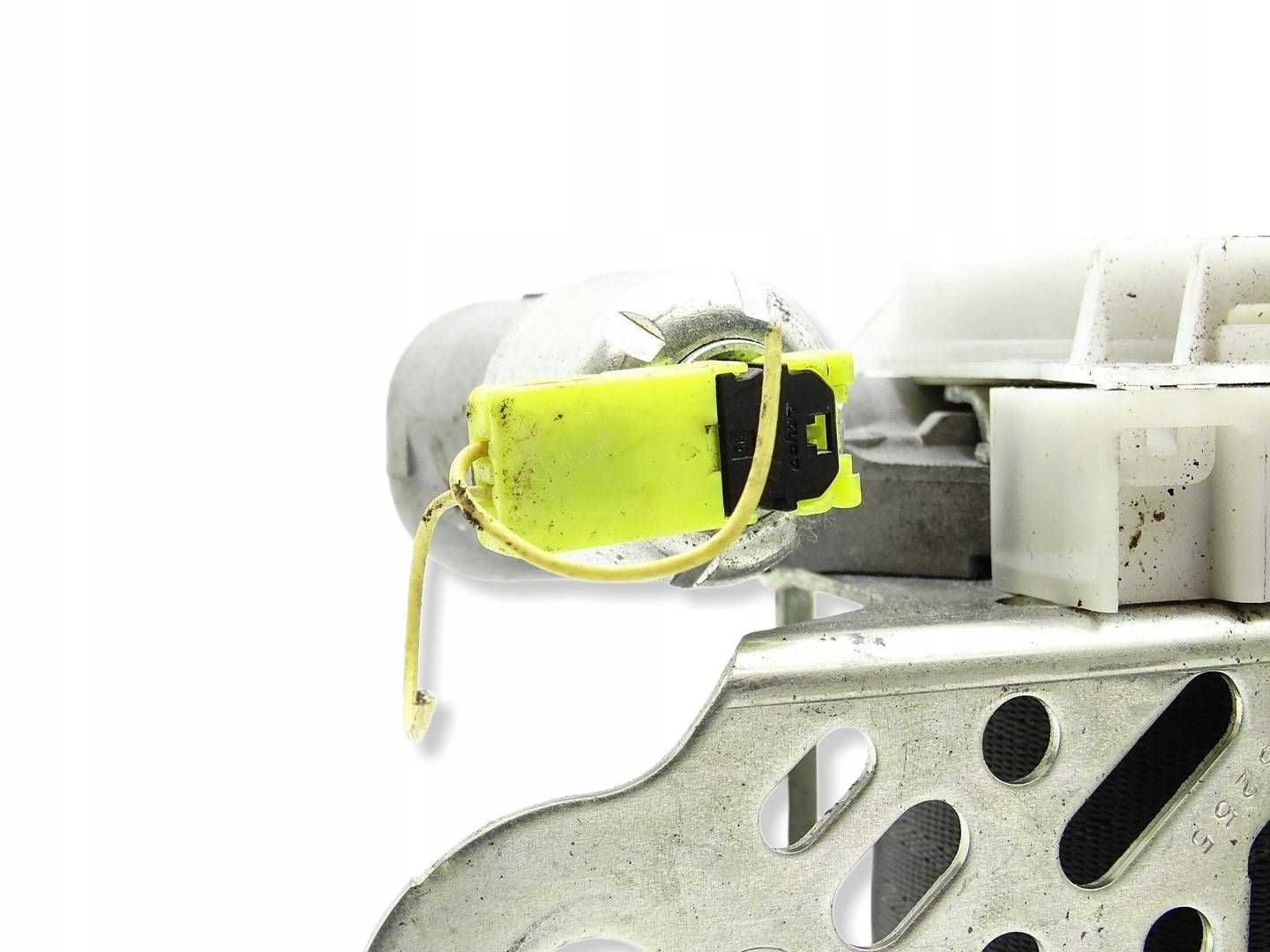 tension belt safety right front front NISSAN GT-R R35