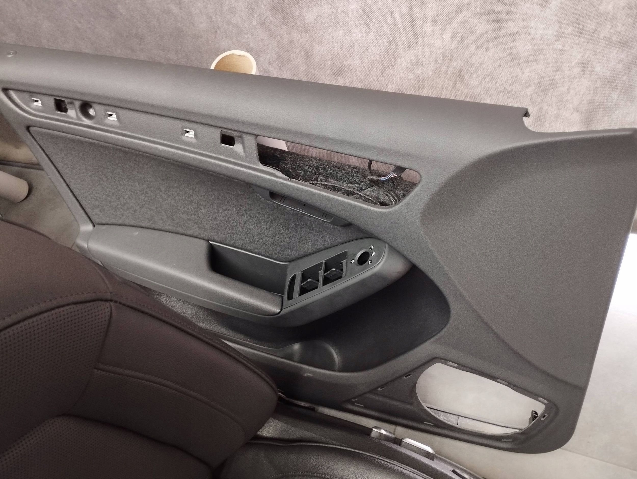 Audi A5 8T seats side leather WENTYLOWANE