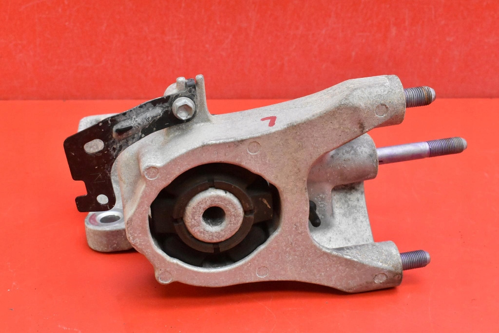 holder engine mount left TOYOTA BZ4X 204 KM 22