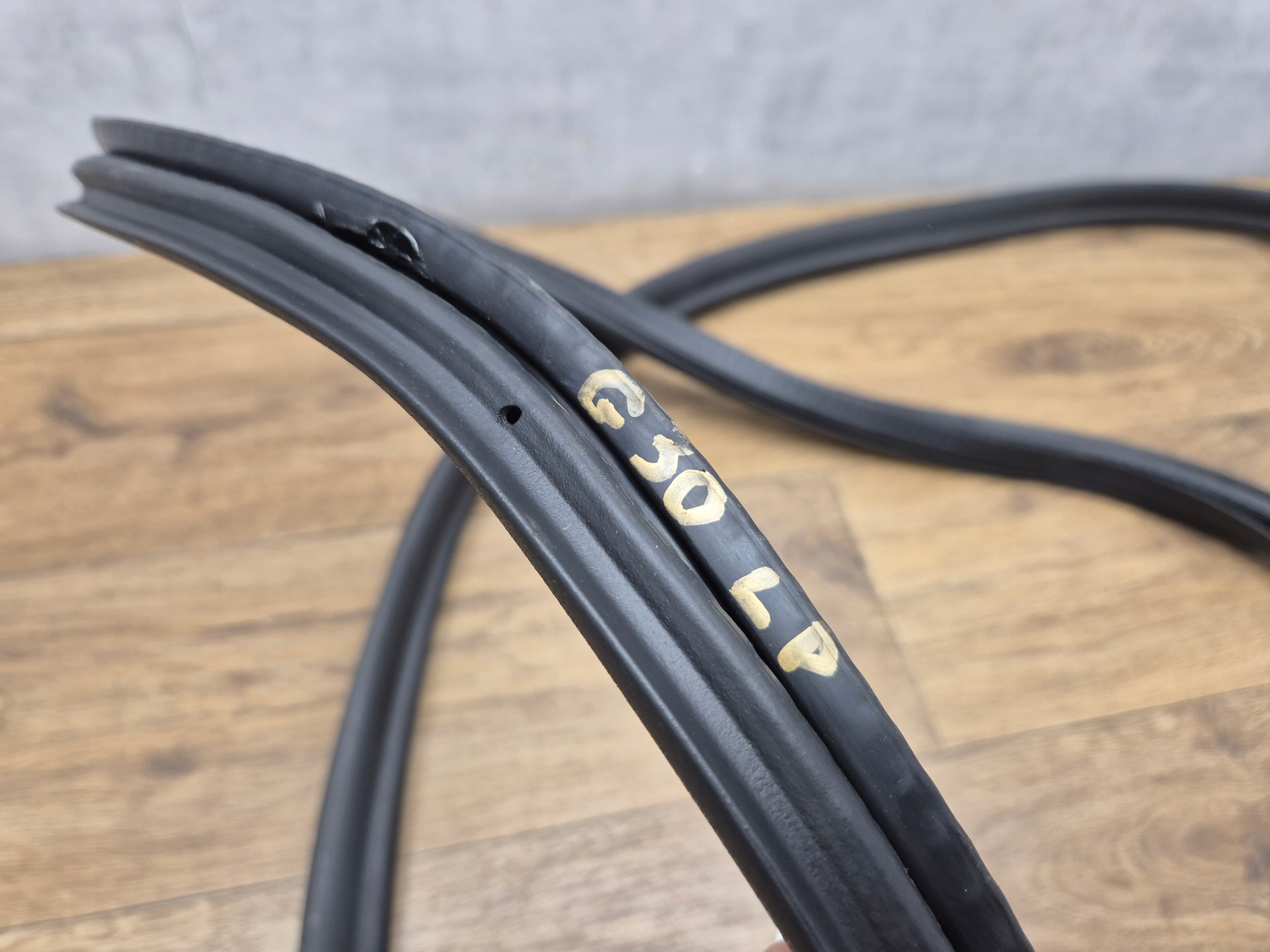 BMW 5 G30 G31 gasket door left front front tyres 7337000