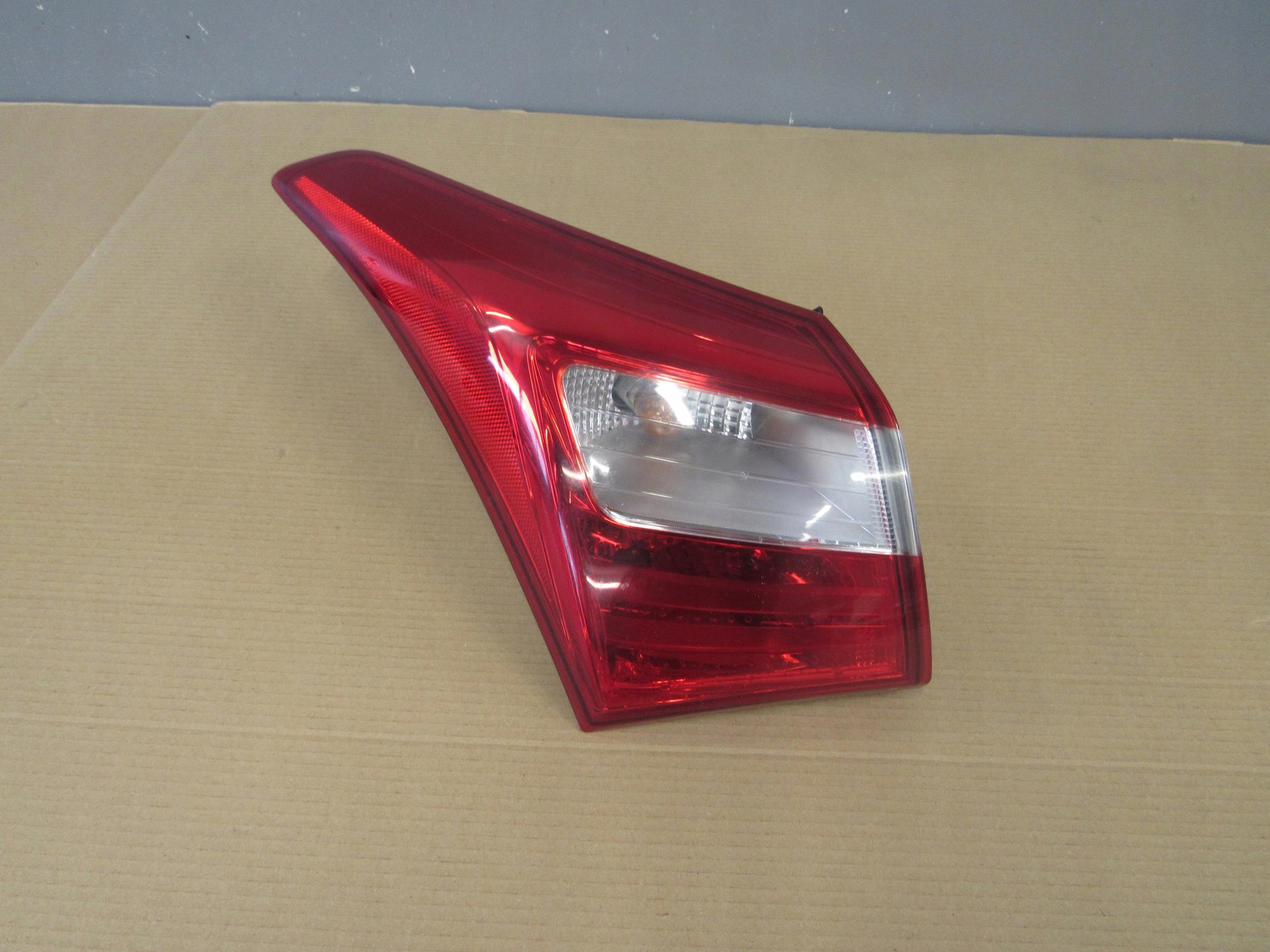 HYUNDAI I30 II 2012-2017 LAMPA LEWA TYŁ HB
