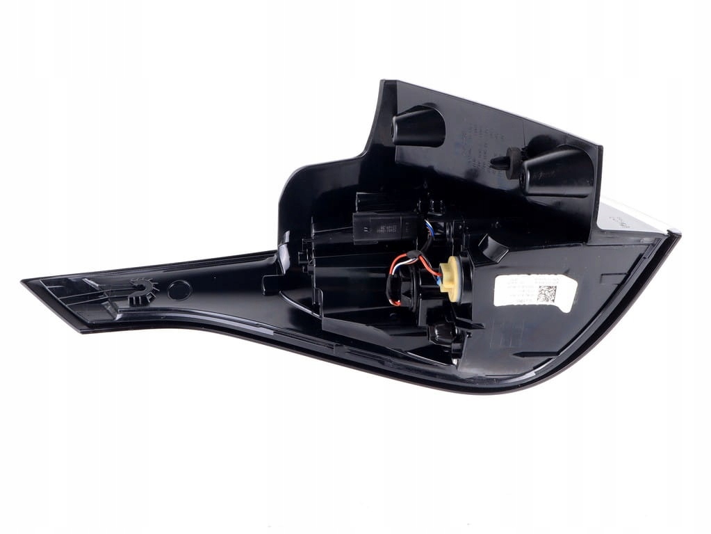 LAMPA LED PRAWA TYLNA W BŁOTNIK OPEL CROSSLAND 20- r. LIFT 39235958 Strona zabudowy prawa