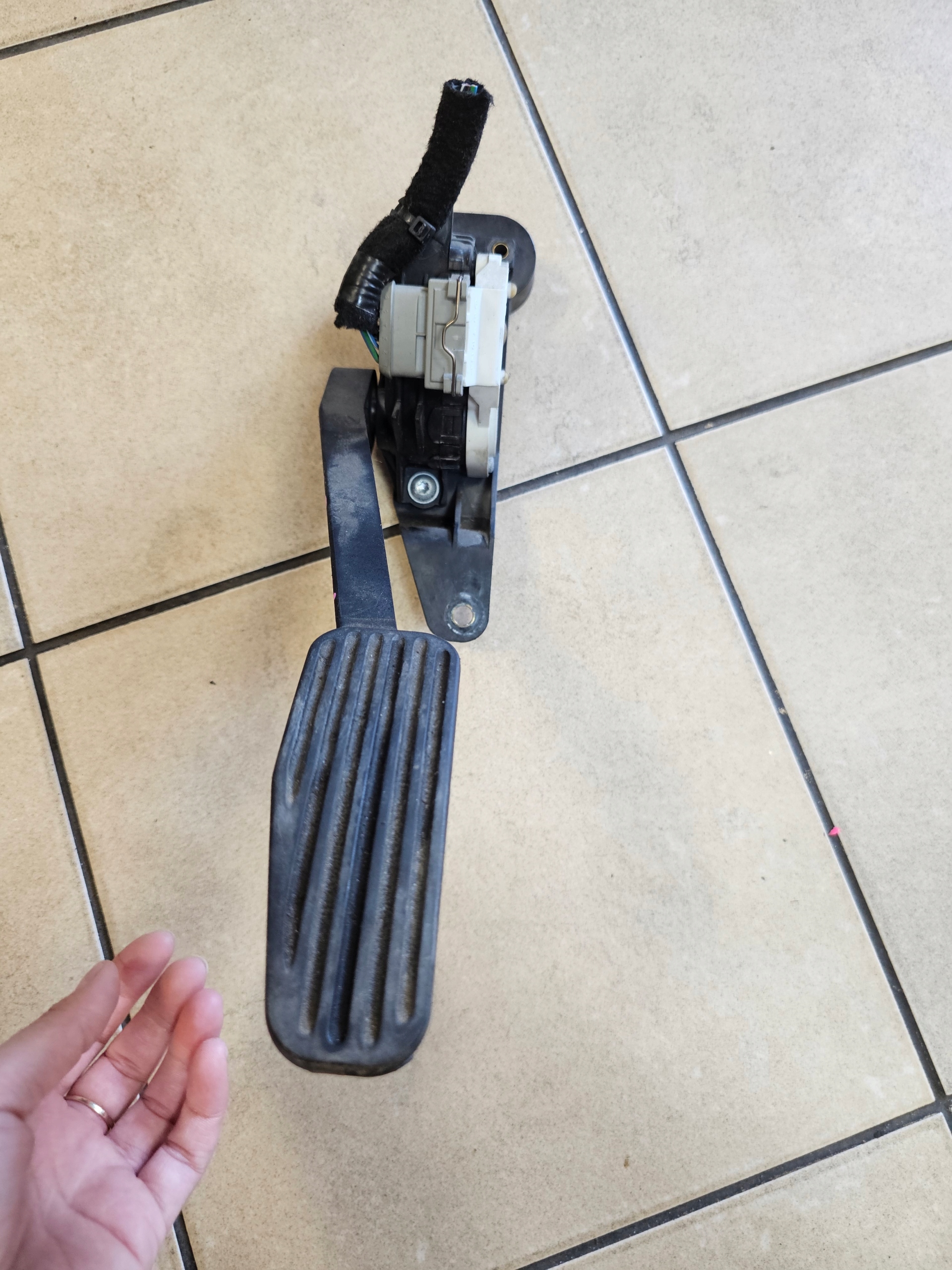 PEDAŁ GAZU POTENCJOMETR XC90 VOLVO EU 04' 2.9BT