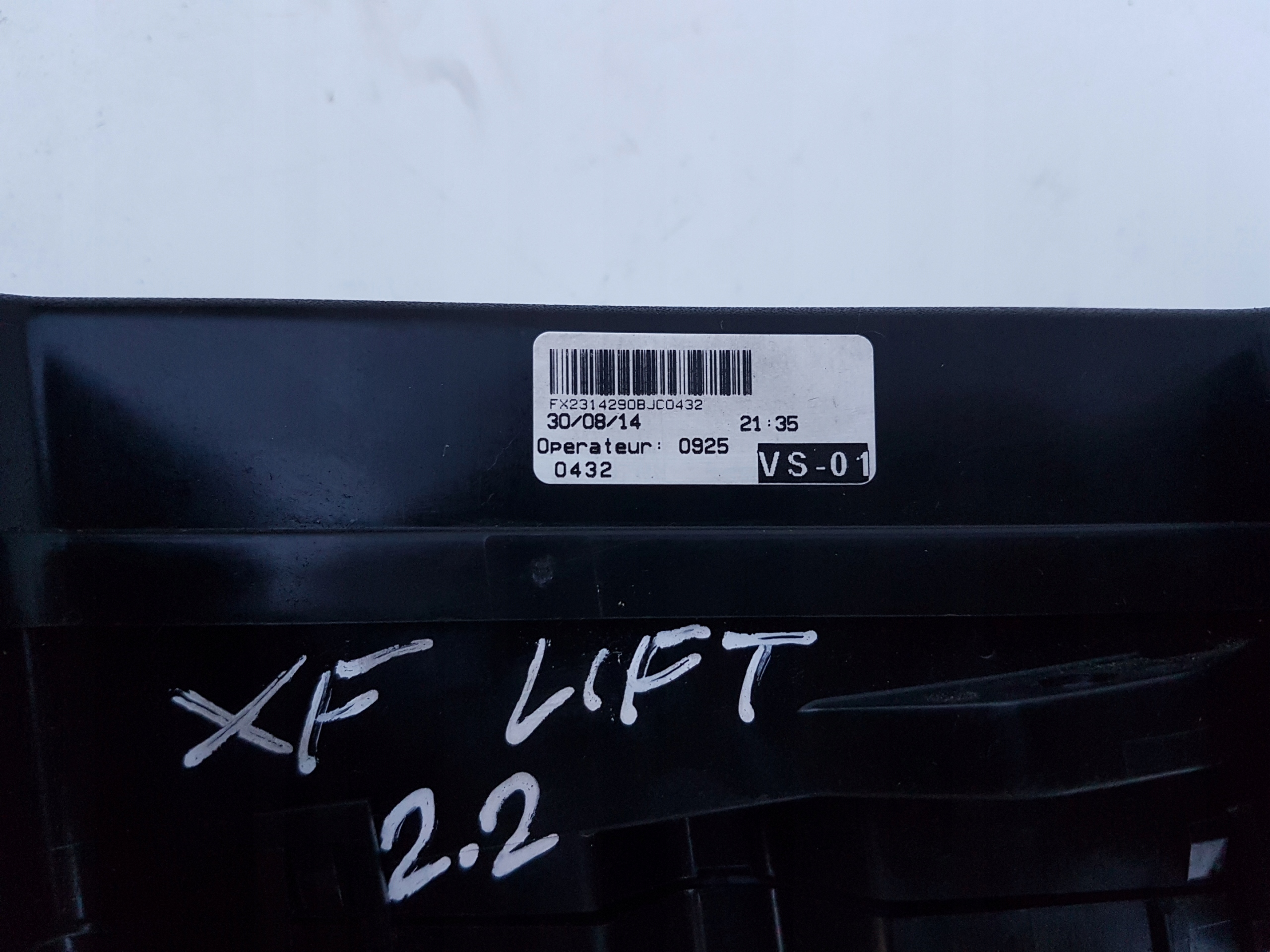 fuse box JAGUAR XF X250 LIFT 2.2 D