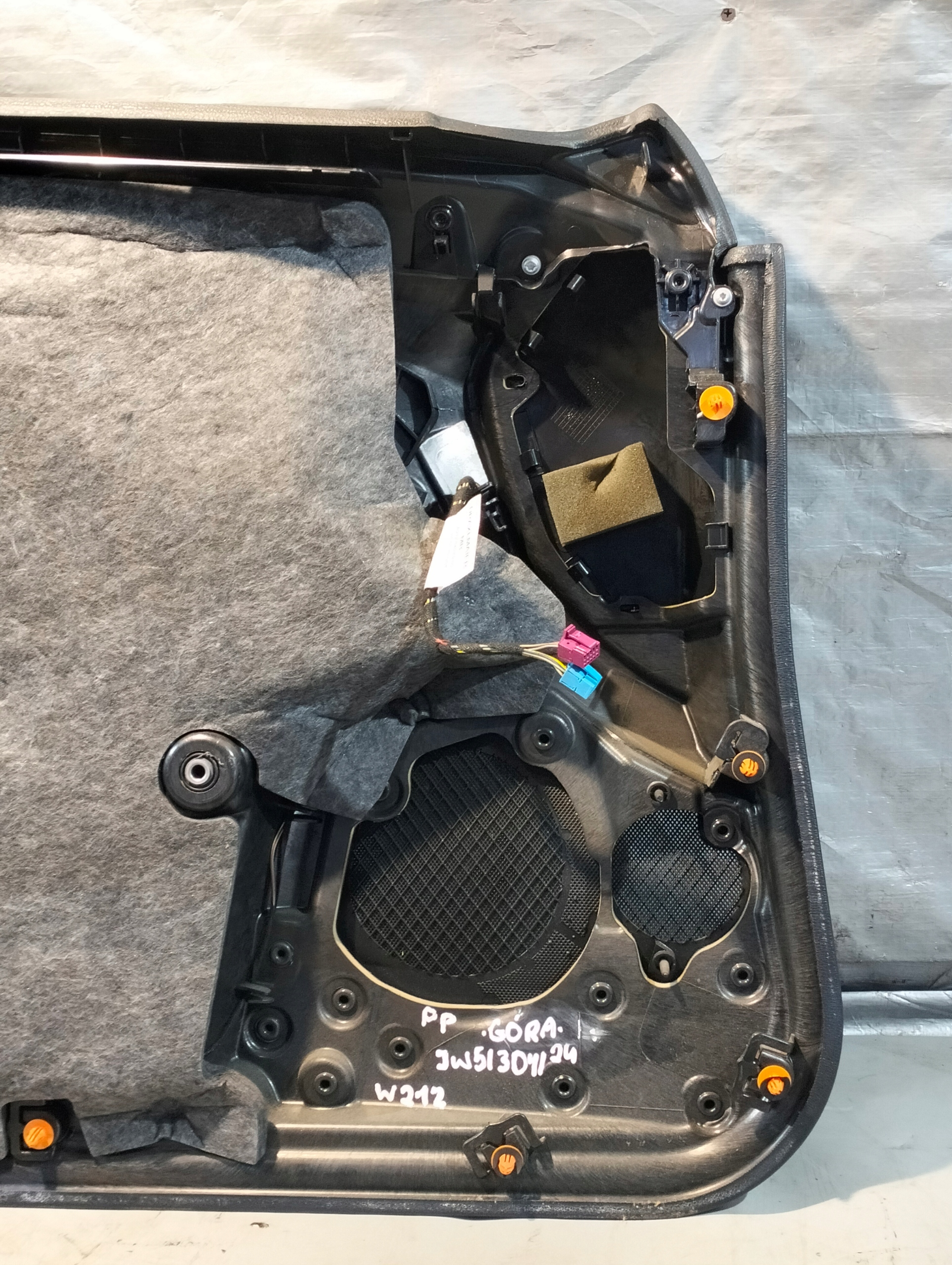 side upholstery right front MERCEDES W212 E220 2013r JC1697352