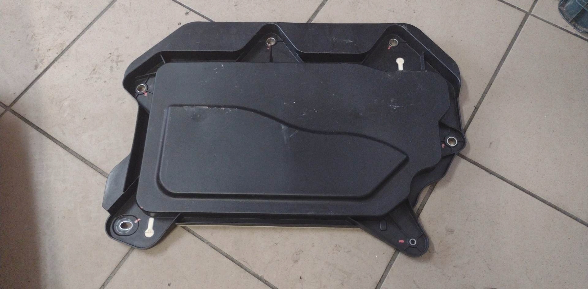 КРИШКА БАТАРЕЙНОГО ВІДСІКУ CLIO V ARKANA 244974022R