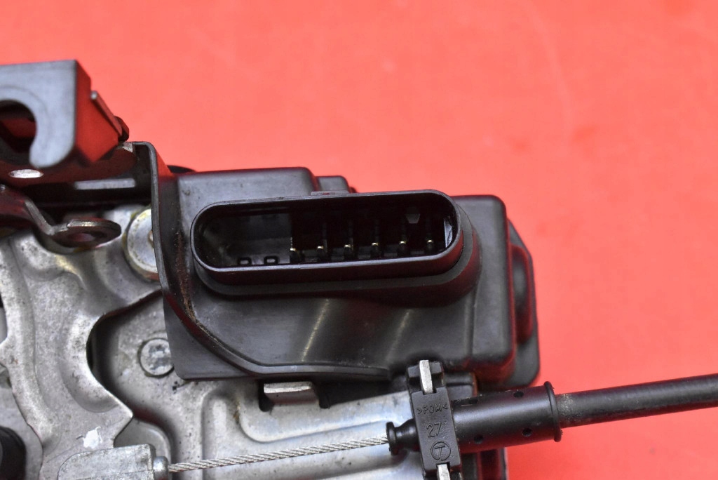 lock door left front front EU 31440389 VOLVO V40 2 II 5D HB 12-16