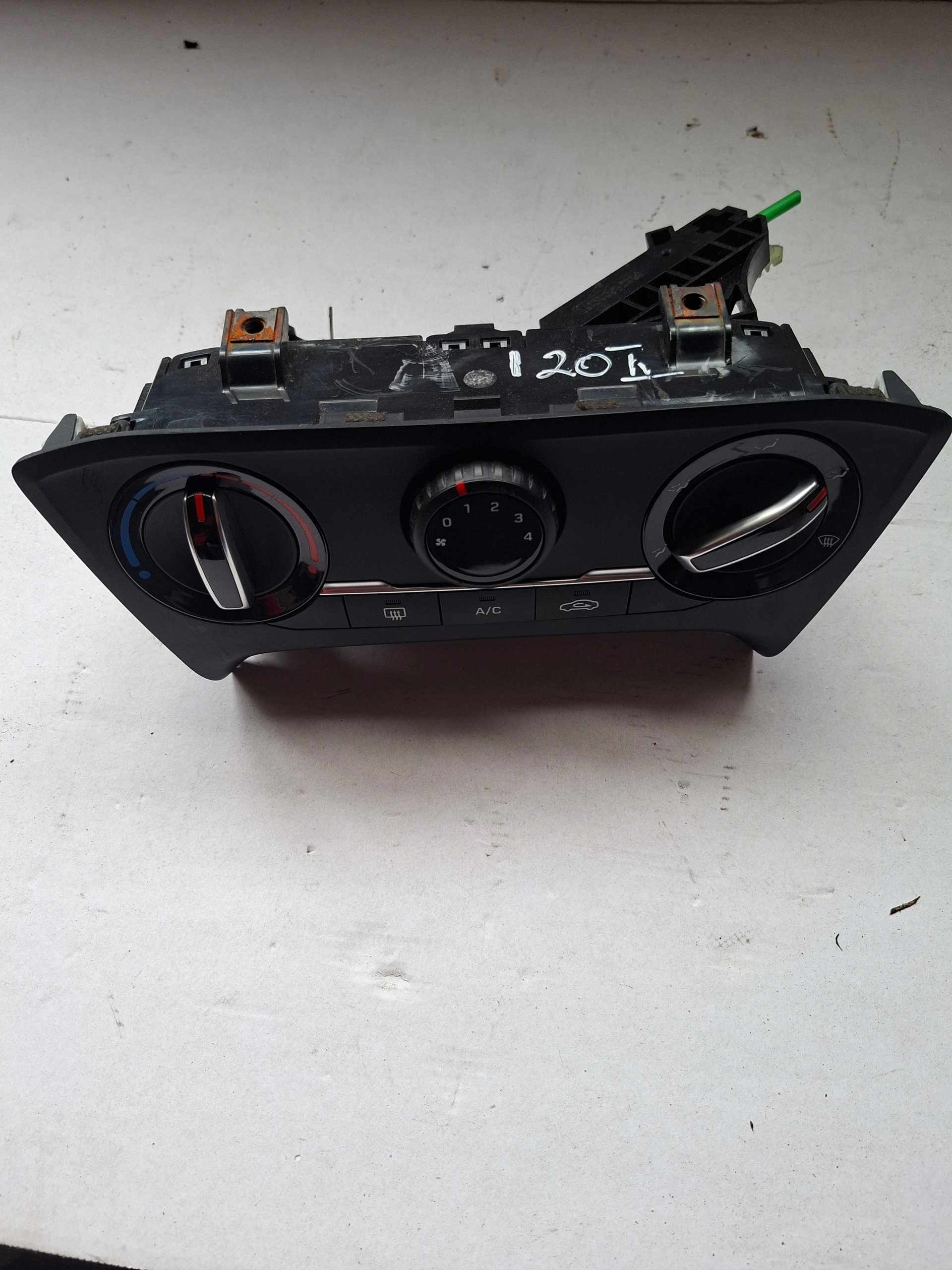 Unite commande clima HYUNDAI I20 II 14-20 97250-C80XX