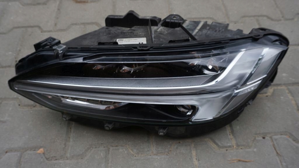 VOLVO S90 V90 CC - front light left front FULL LED
