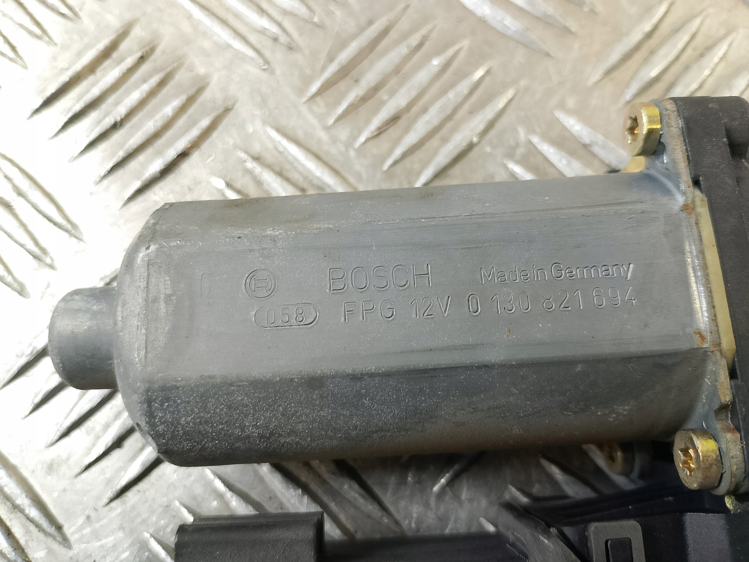 mini motor PODOSZENIA windows right front front VW PASSAT B5 0130821694