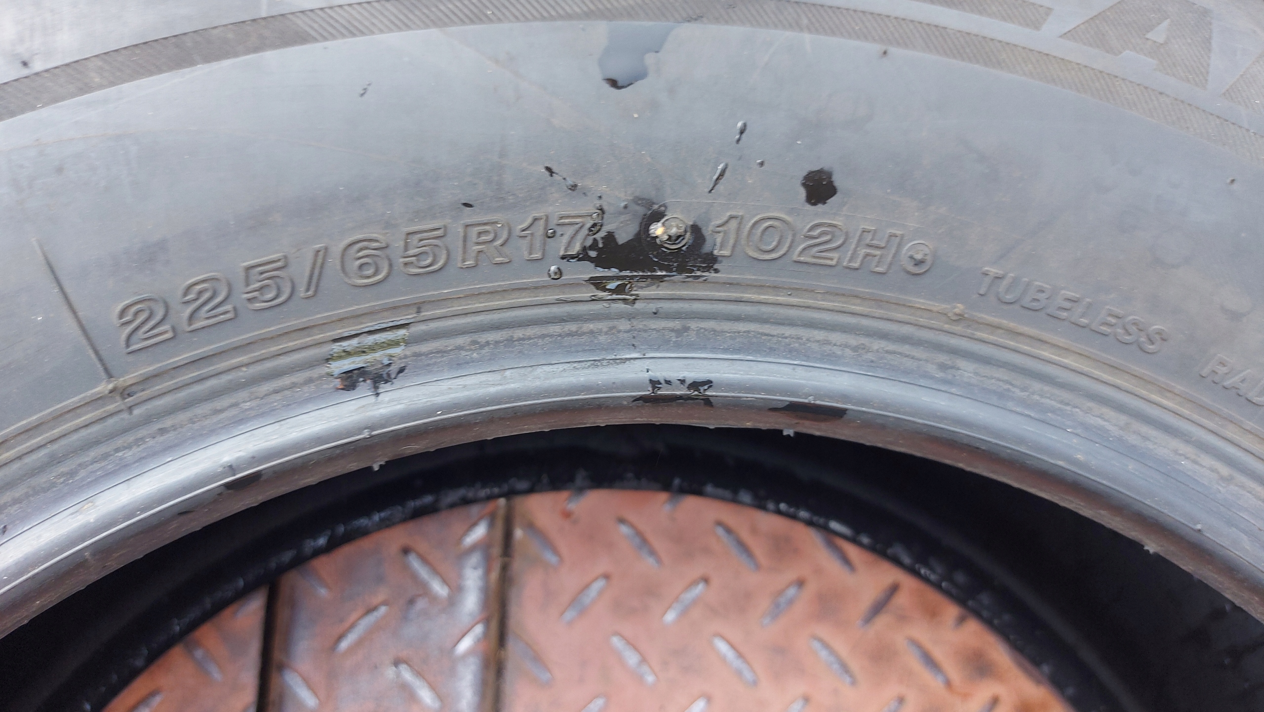 BRIDGESTONE BLIZZAK LM-80 225/65R17 tyres winter 5,5mm