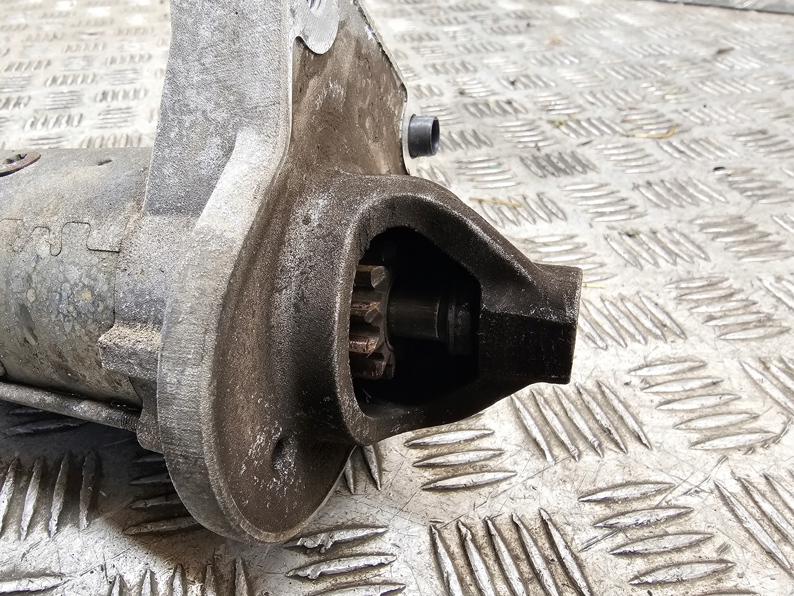 VOLVO V40 2 II 1.6 D starter 30659478