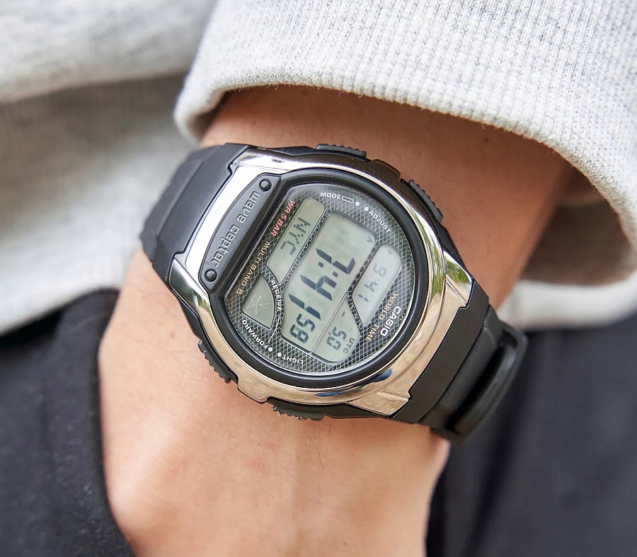 CYFROWY ZEGAREK SPORTOWY CASIO WV-58R-1 DCF BOX Model MŁODZIEŻOWY WAVECEPTOR RADIO CONTROLLED NA PASKU