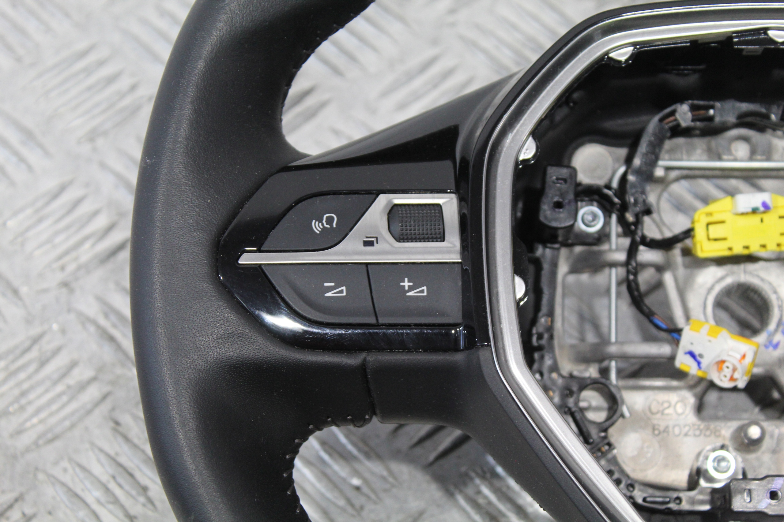 lenkrad MULTIFUNKCJA PEUGEOT 2008 II 2