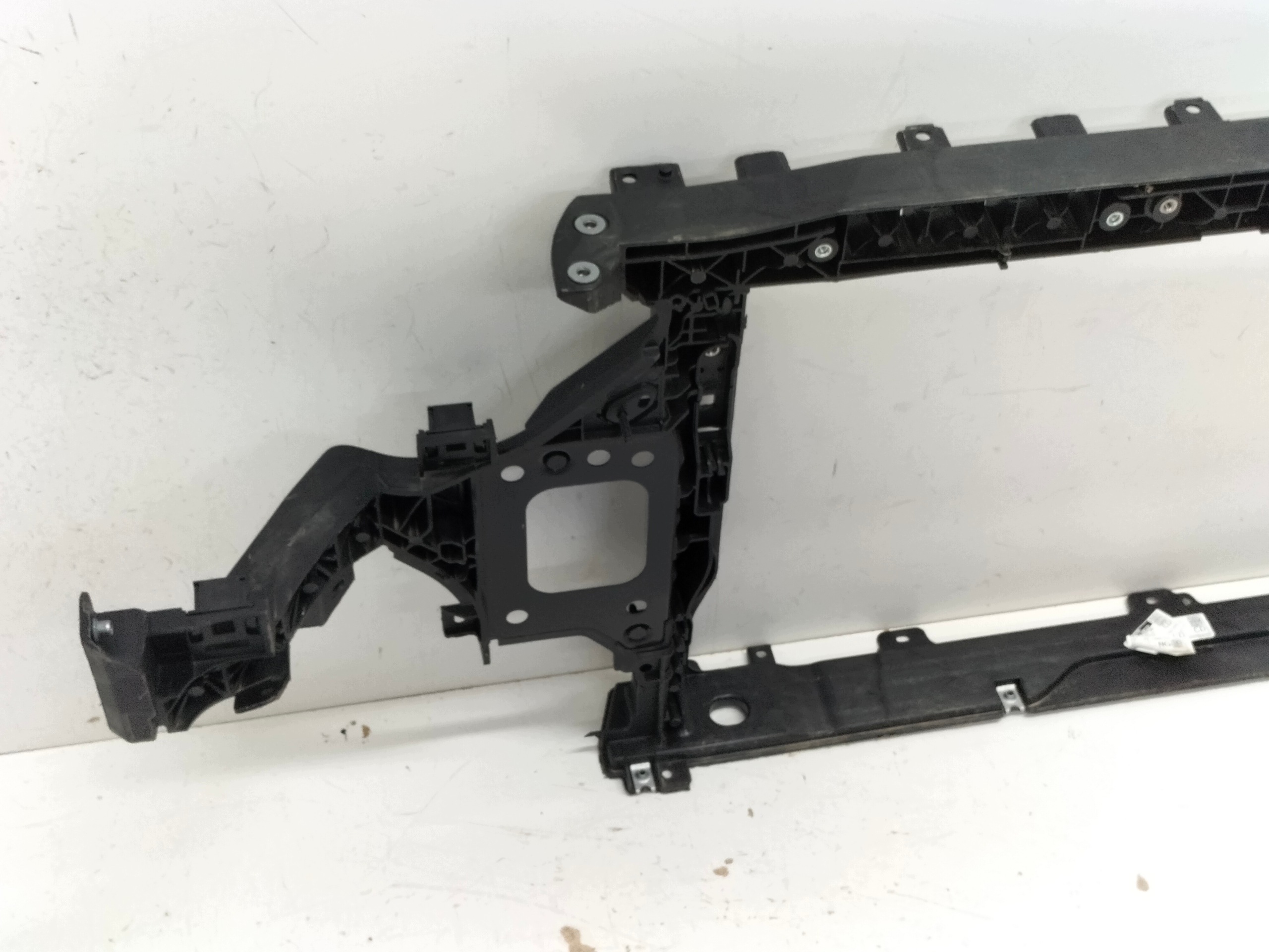 support panel for radiators pillar iron front KIA CEED III 18- zakuty , patrz numer